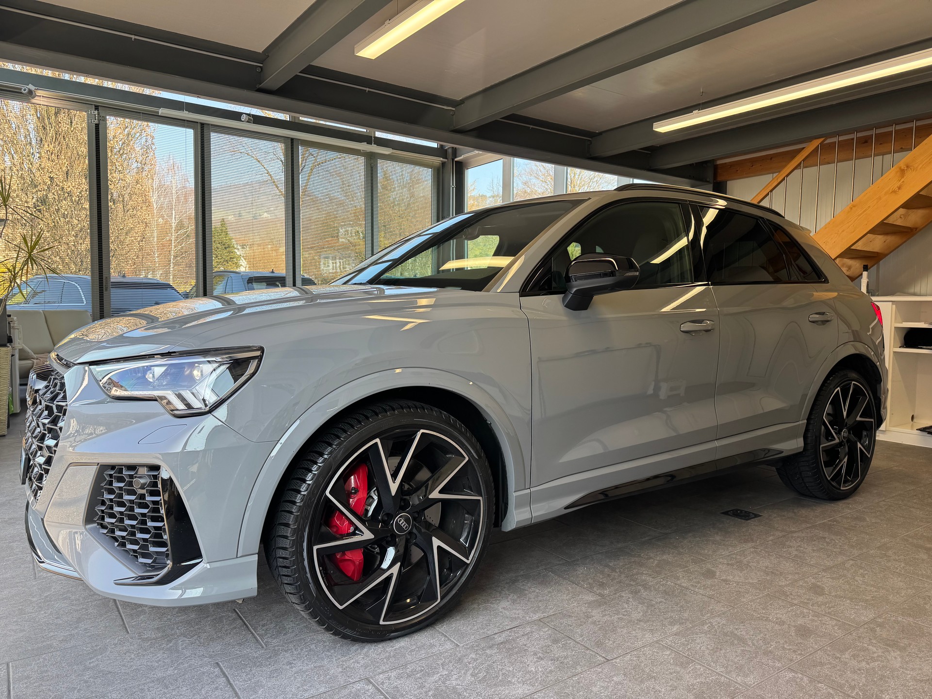 AUDI RS Q3 2.5 TFSI quattro S tronic-showroom-element-1