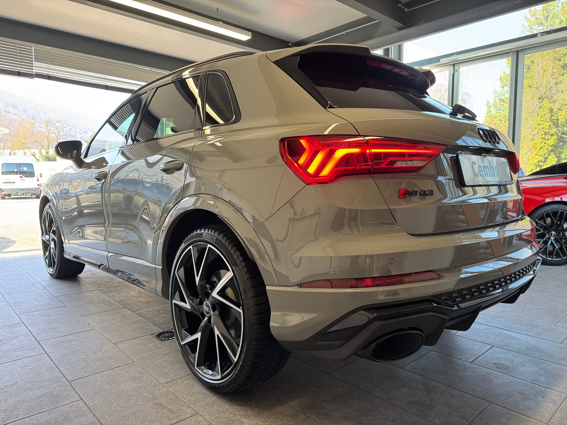 AUDI RS Q3 2.5 TFSI quattro S tronic-image-7