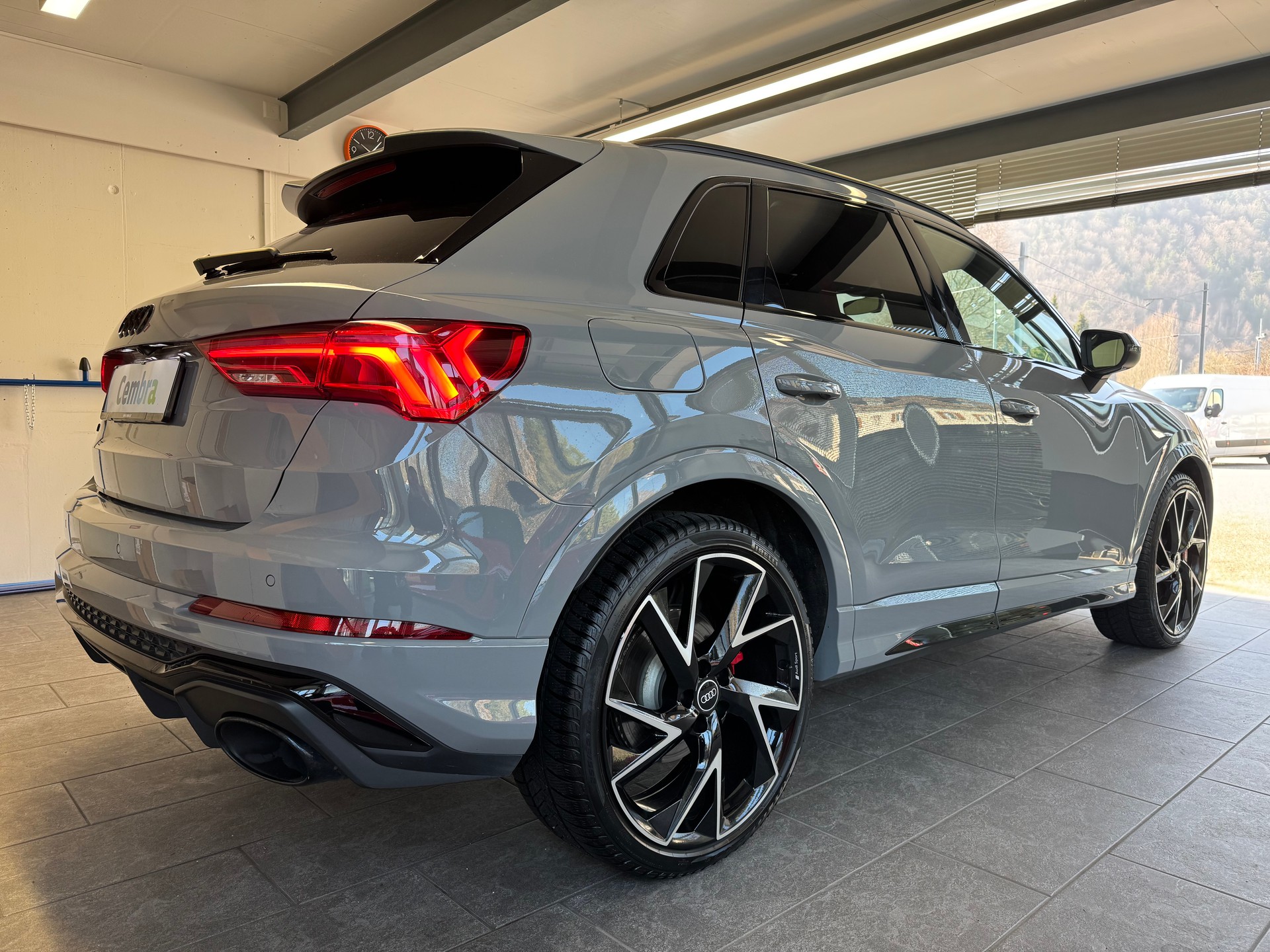 AUDI RS Q3 2.5 TFSI quattro S tronic-image-8