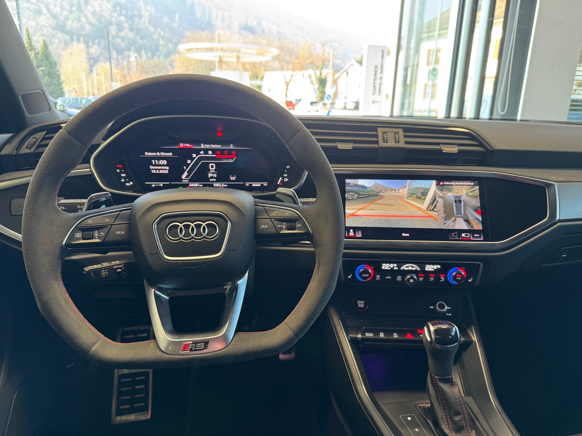 AUDI RS Q3 2.5 TFSI quattro S tronic-image-13