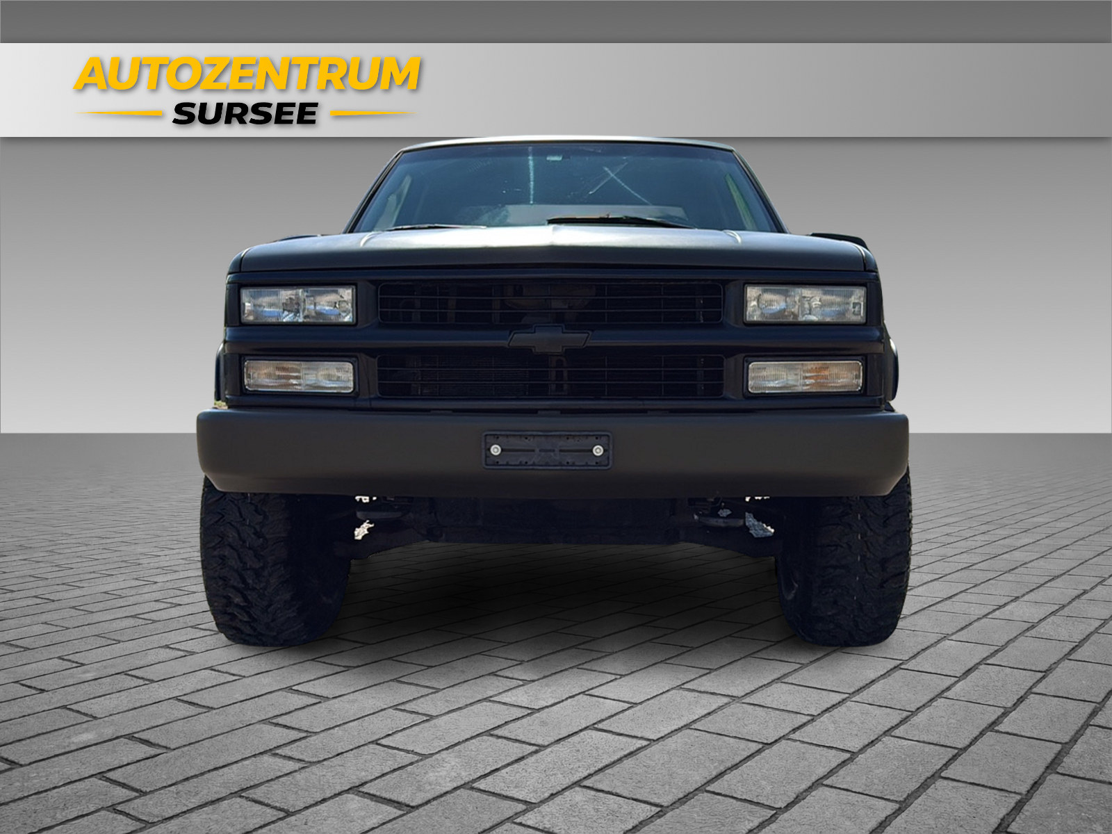 CHEVROLET K2500-showroom-element-3