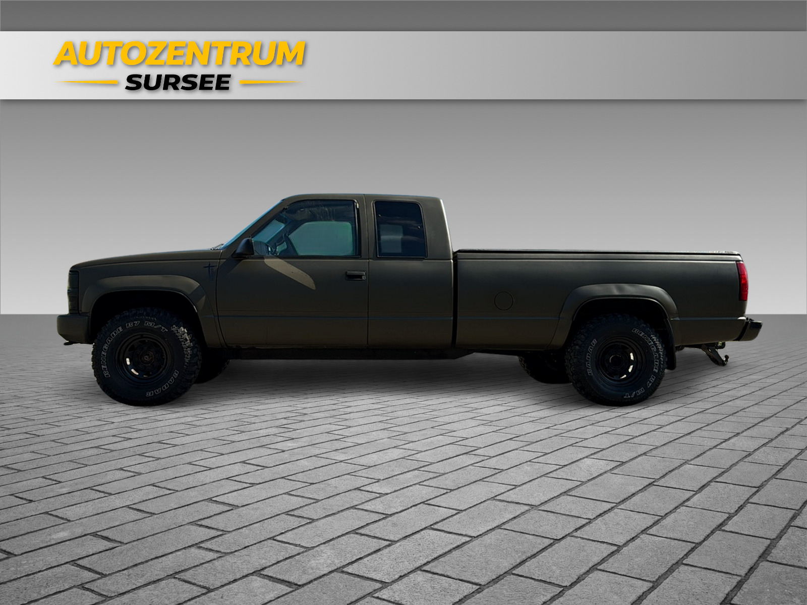 CHEVROLET K2500-showroom-element-1