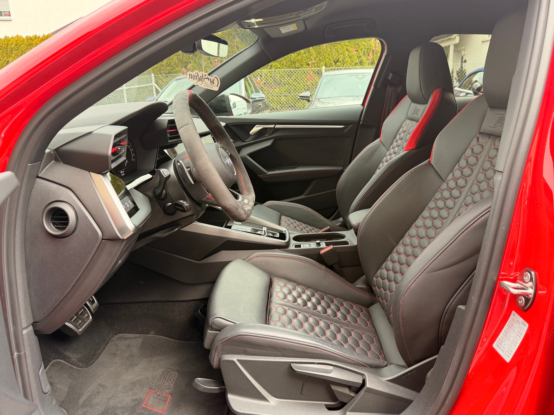 AUDI RS3 Sportback 2.5 TSI quattro S-tronic-image-8