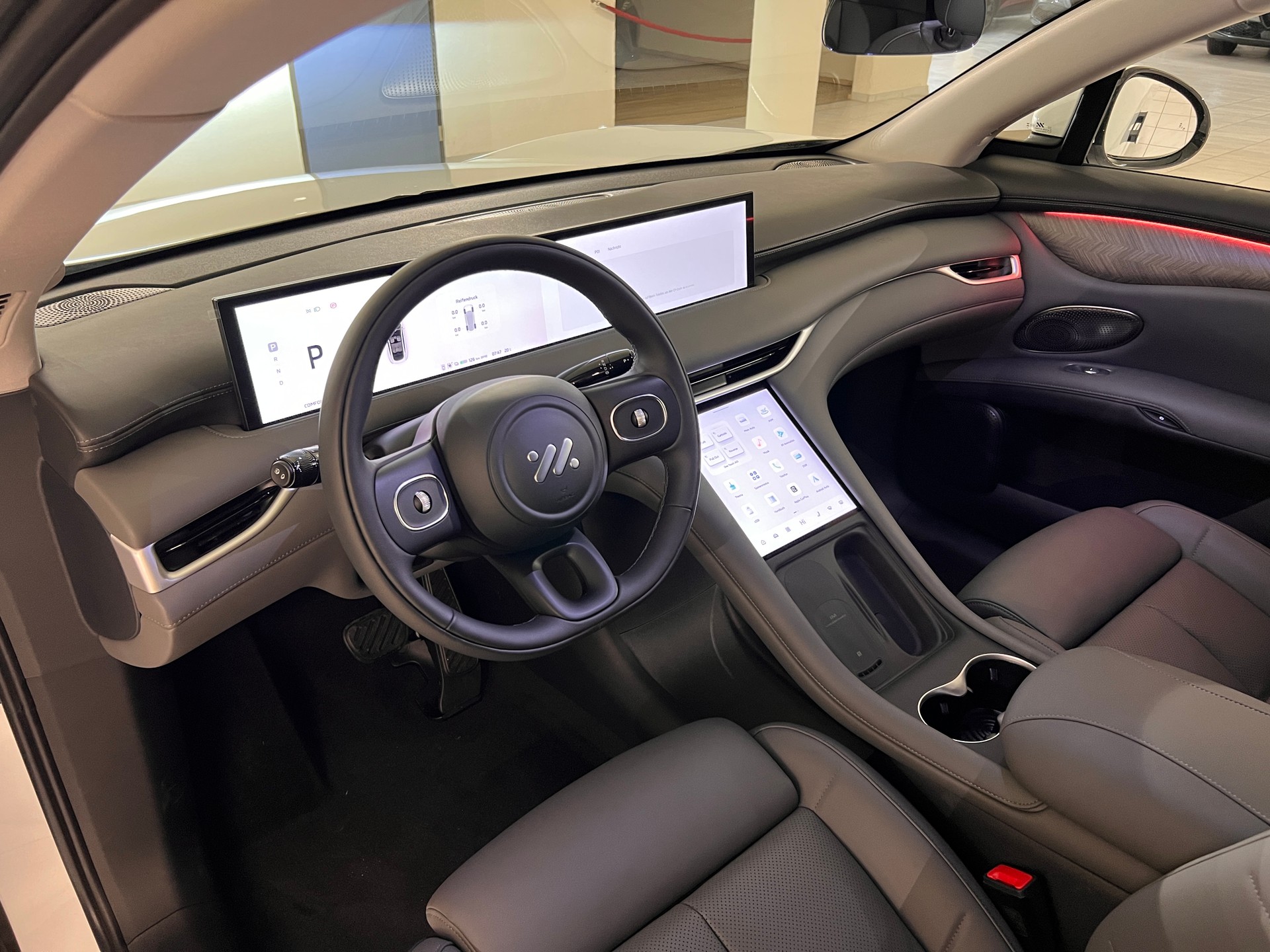MG IM6 EV 100kWh Performance 20-image-9