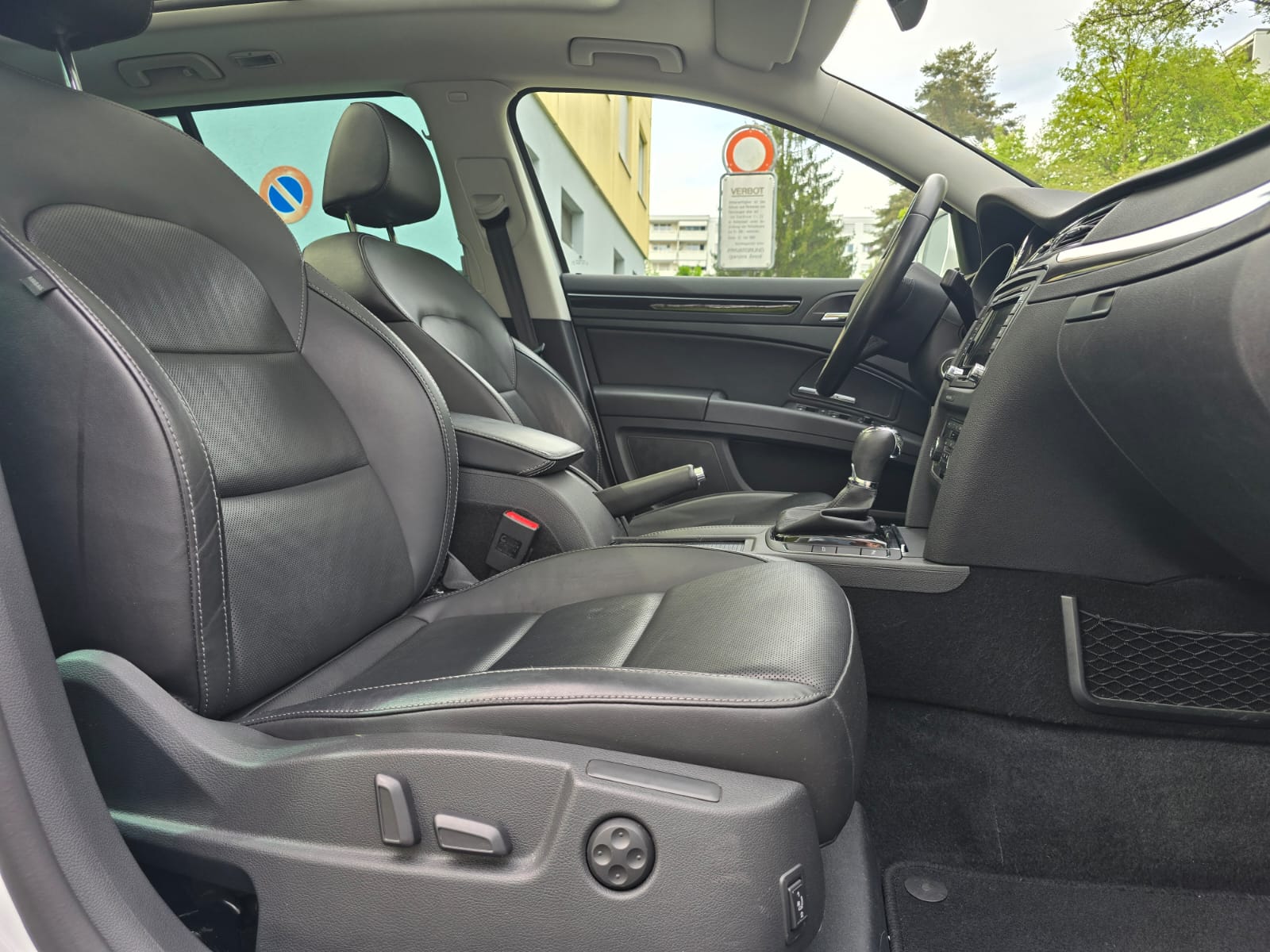 SKODA Superb Combi 2.0 TDi Laurin & Klement 4x4 DSG-image-8