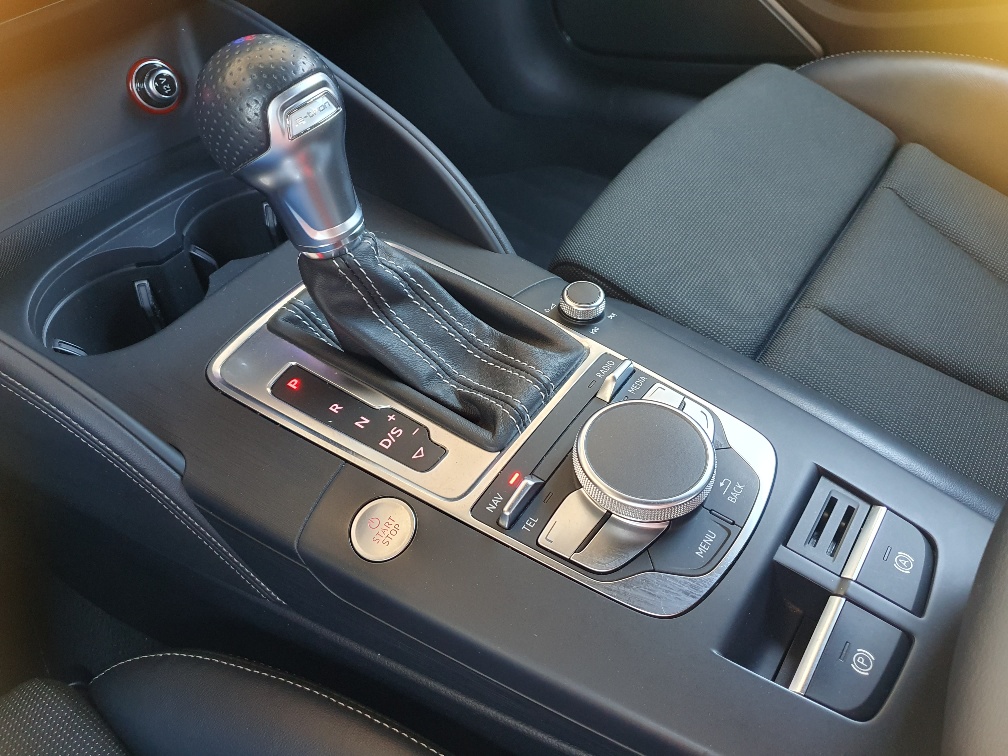 AUDI A3 Sportback 1.4 e-tron Ambition S-tronic-image-14