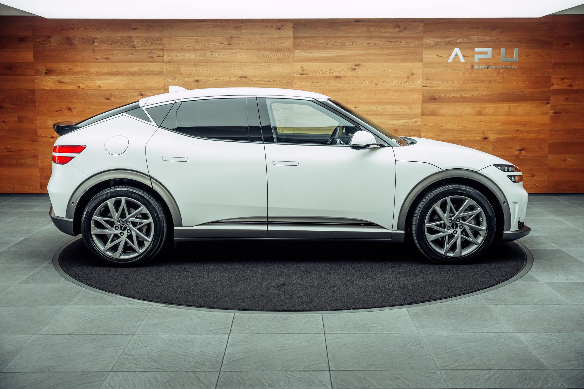 GENESIS GV60 77.4 kWh Sport AWD-image-9