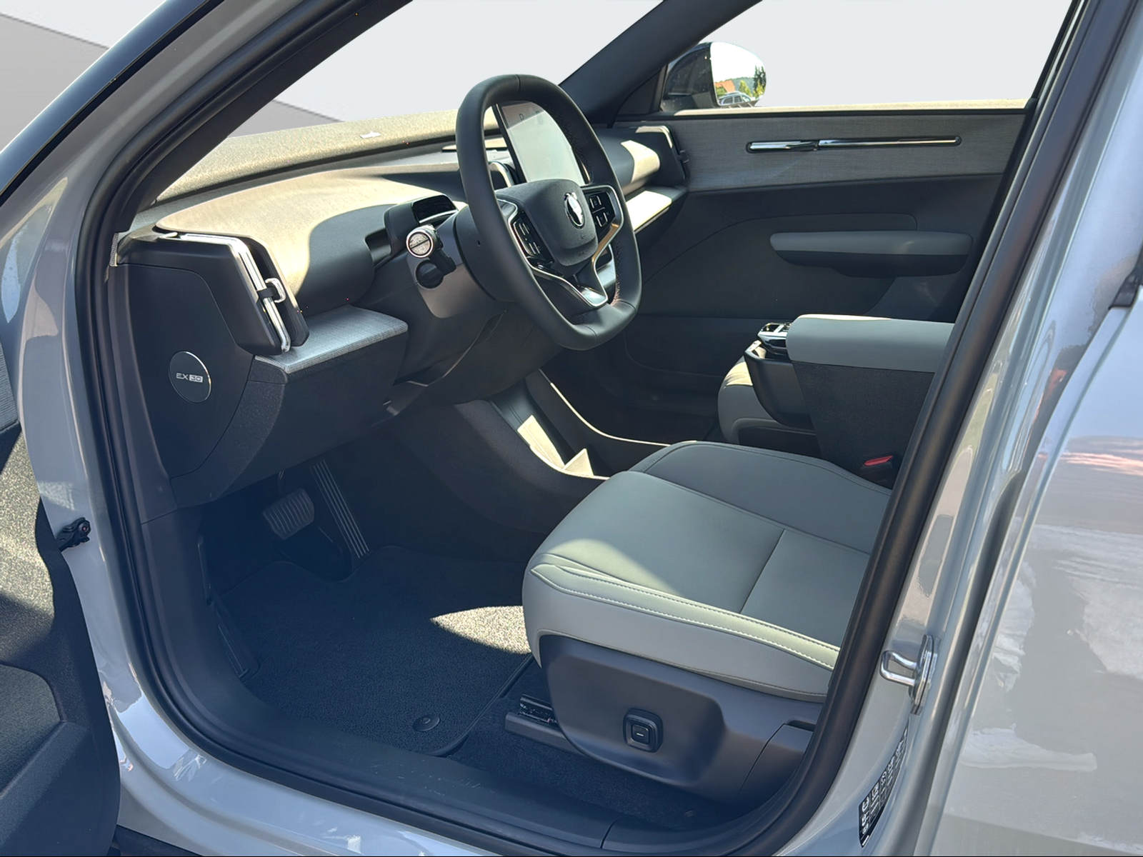VOLVO EX 30 CC E60 Twin Ultra Performance AWD-image-9