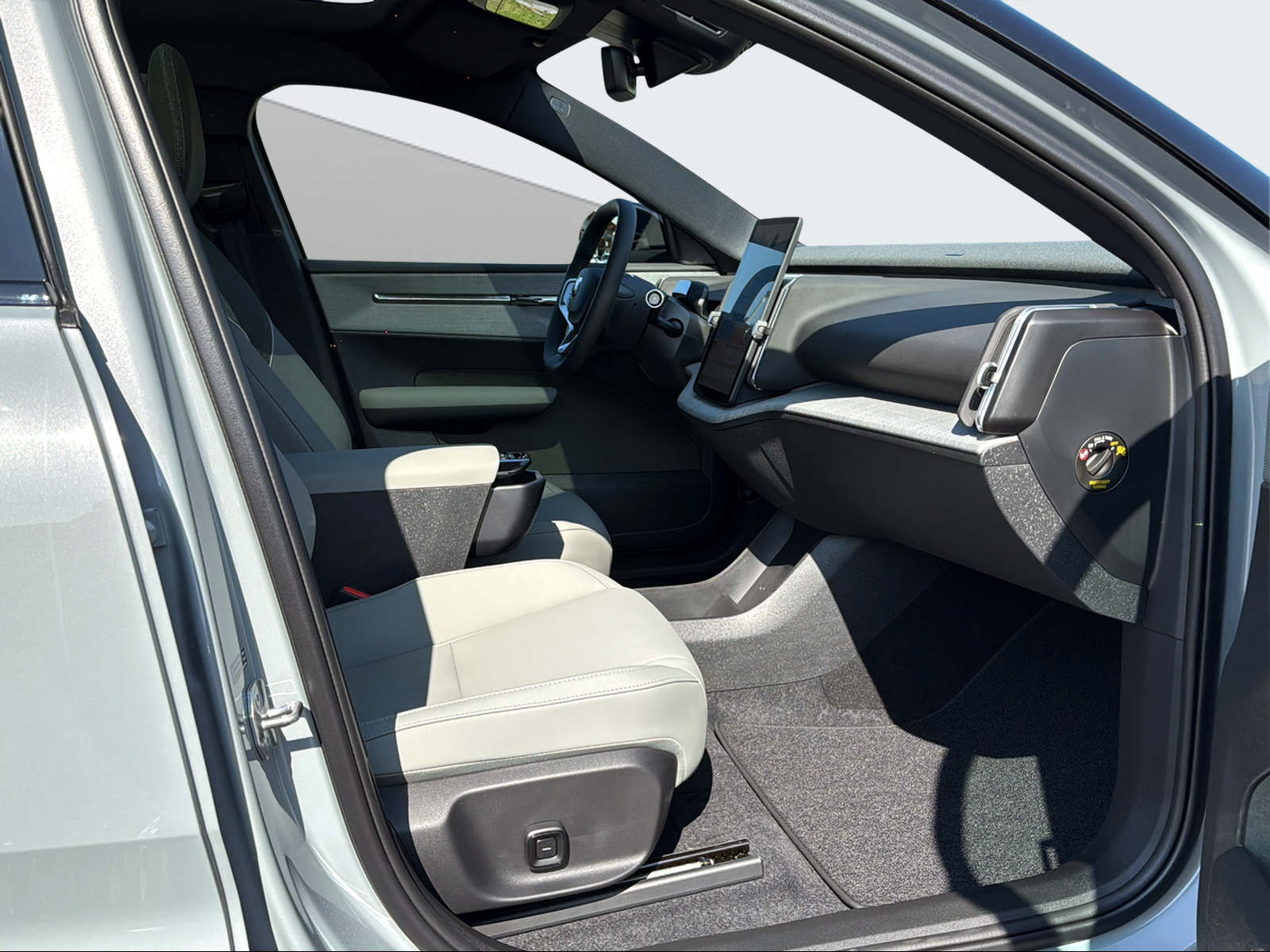 VOLVO EX 30 CC E60 Twin Ultra Performance AWD-image-14