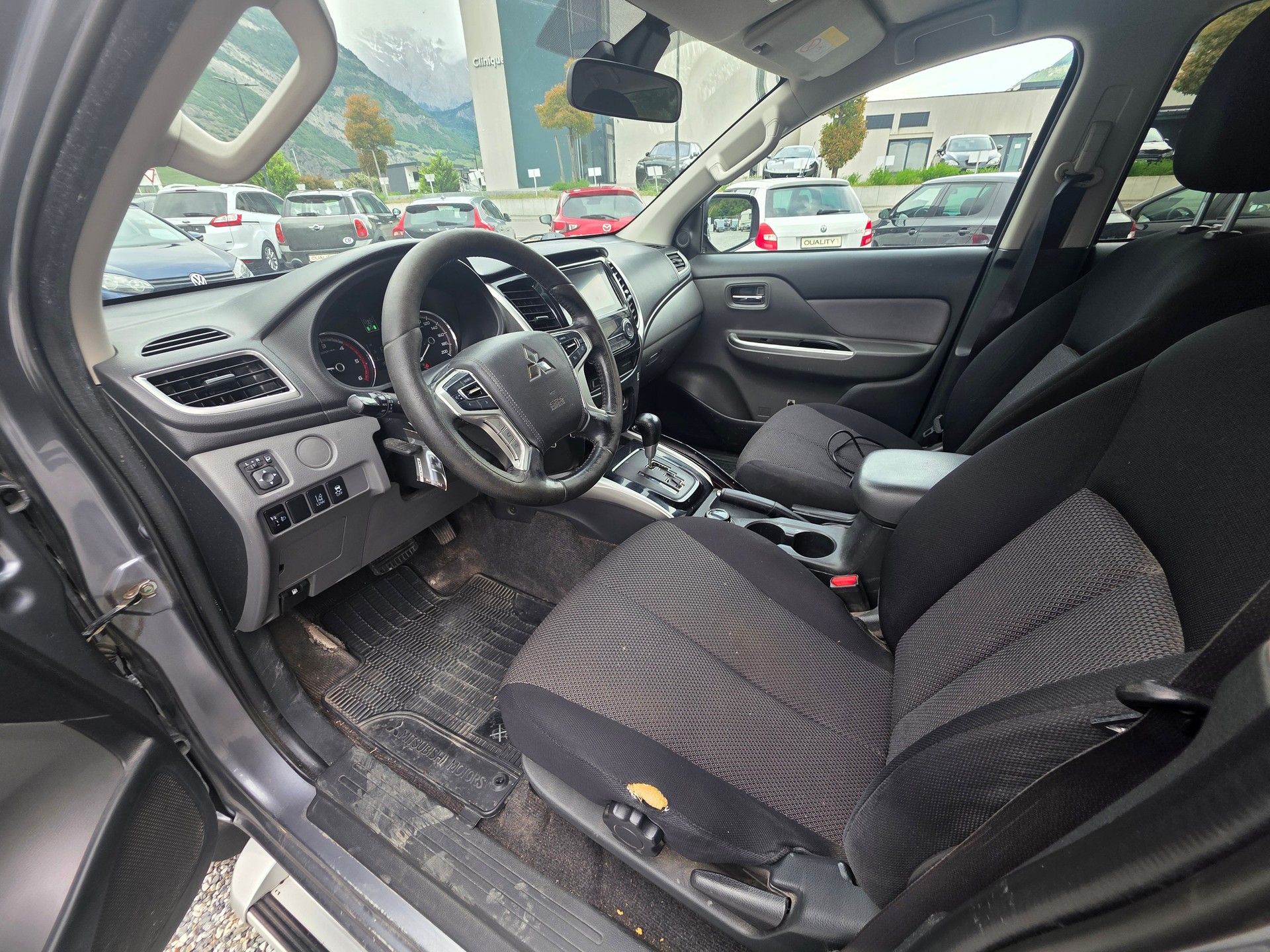 MITSUBISHI L 200 2.4 Diamond Double Cab A-image-7