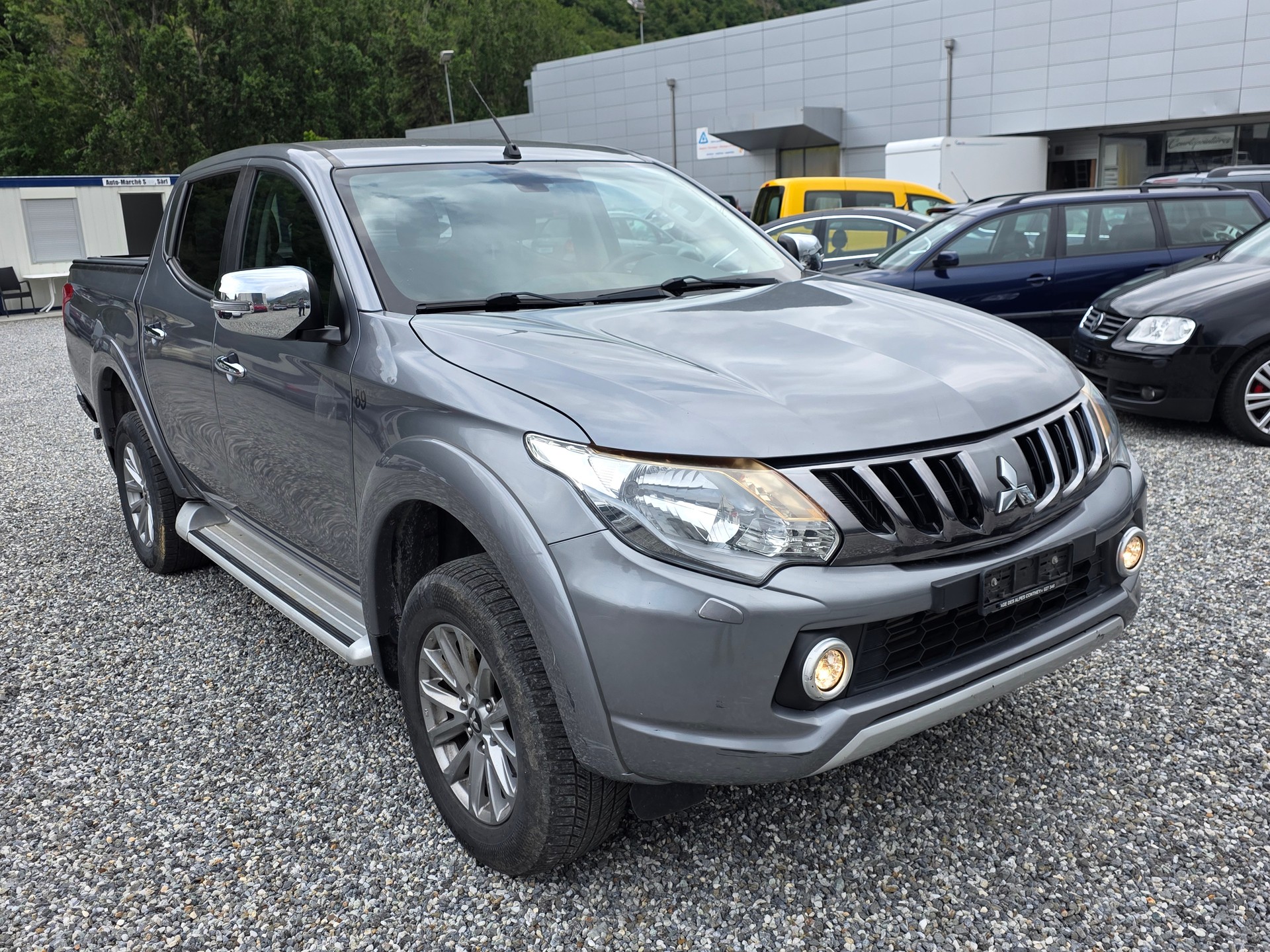 MITSUBISHI L 200 2.4 Diamond Double Cab A-image-5