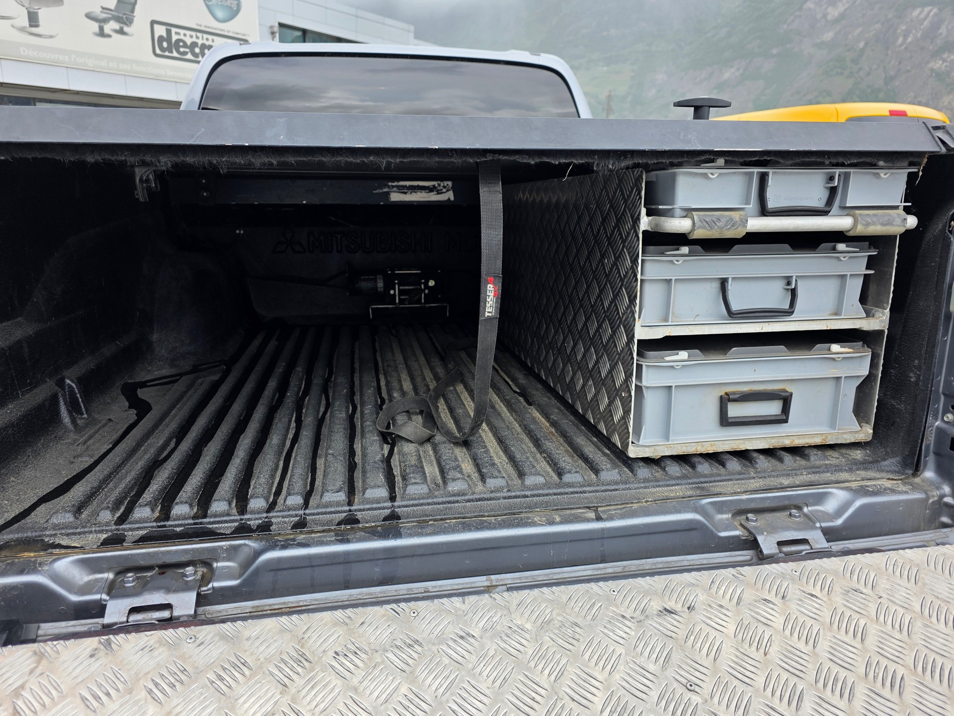 MITSUBISHI L 200 2.4 Diamond Double Cab A-image-14