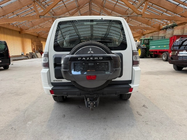 MITSUBISHI Pajero 3.2 DI-D Style Automatic 7 posti-image-5