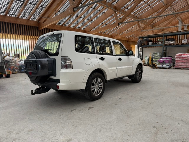 MITSUBISHI Pajero 3.2 DI-D Style Automatic 7 posti-showroom-element-3