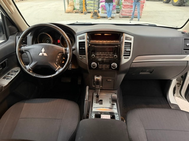 MITSUBISHI Pajero 3.2 DI-D Style Automatic 7 posti-image-13