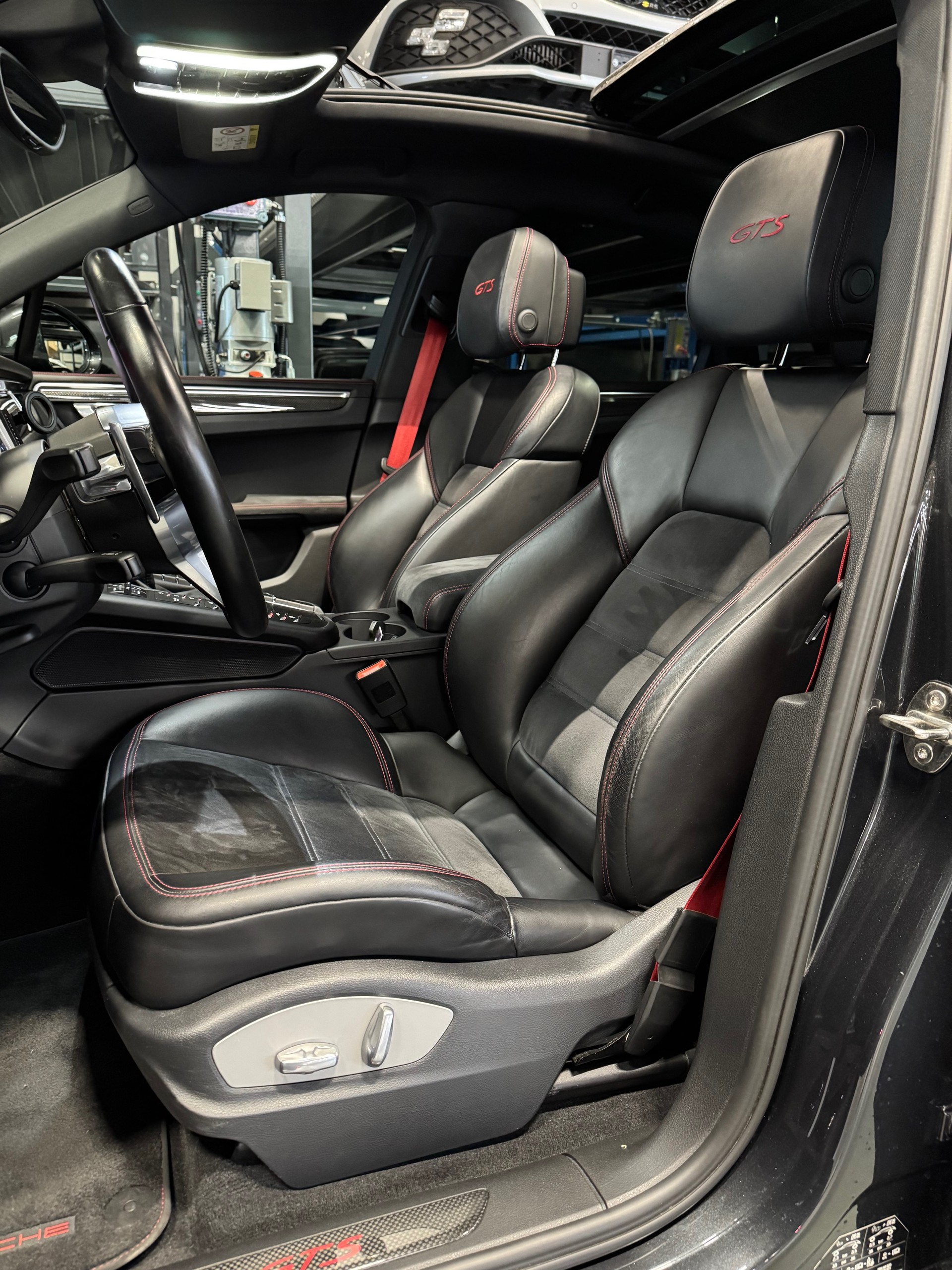 PORSCHE Macan GTS PDK-image-11