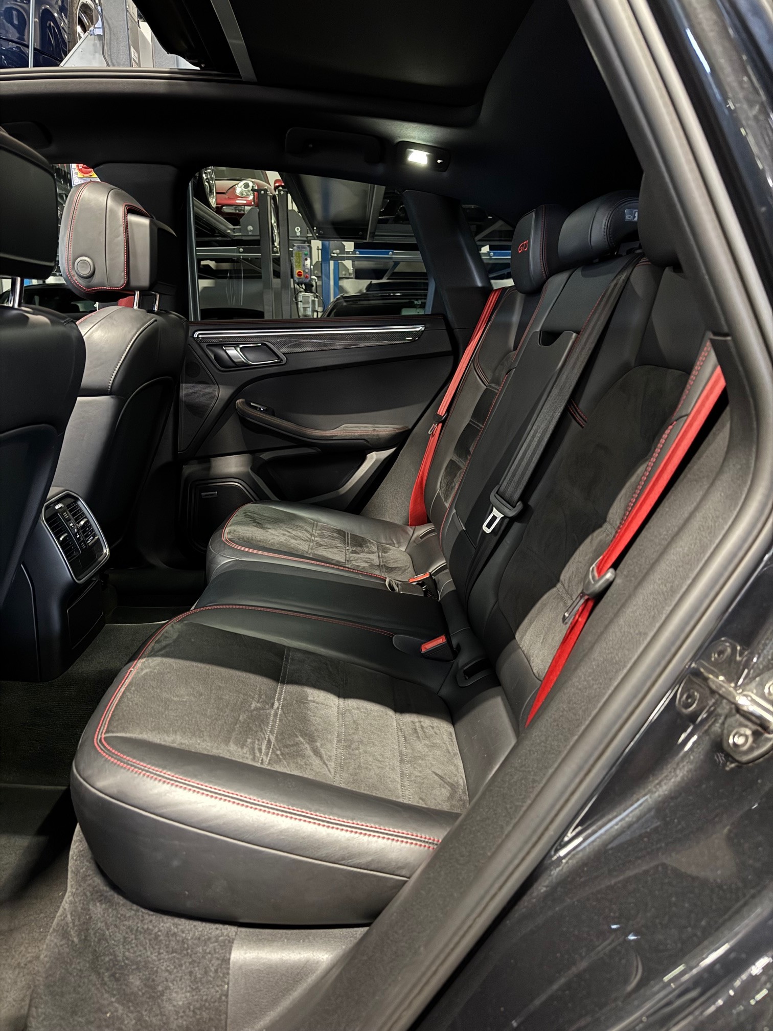 PORSCHE Macan GTS PDK-image-12