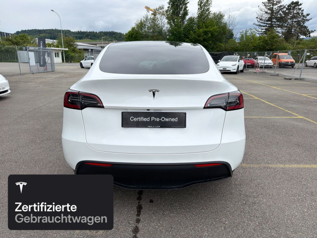 TESLA Model Y Long Range AWD-image-7