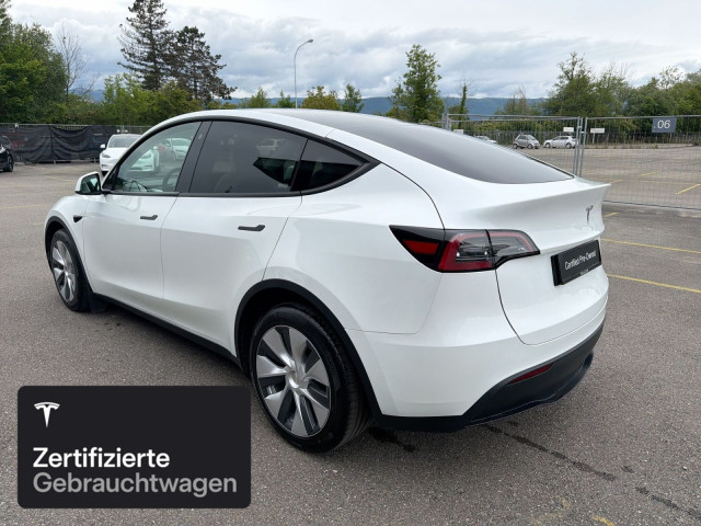 TESLA Model Y Long Range AWD-image-6