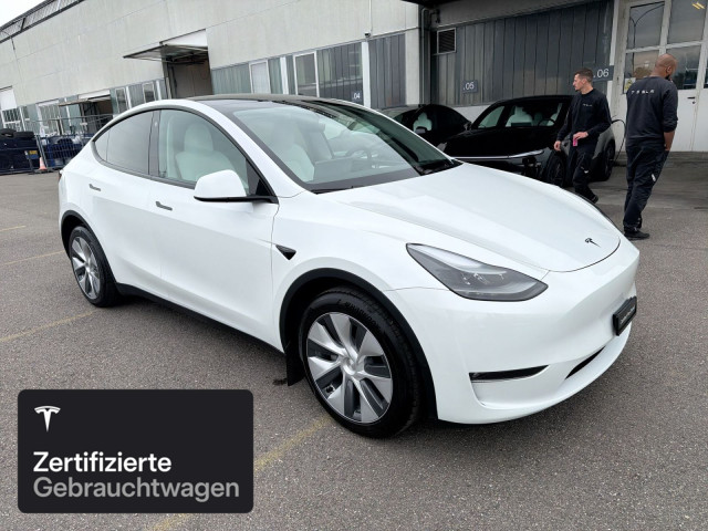 TESLA Model Y Long Range AWD-image-11