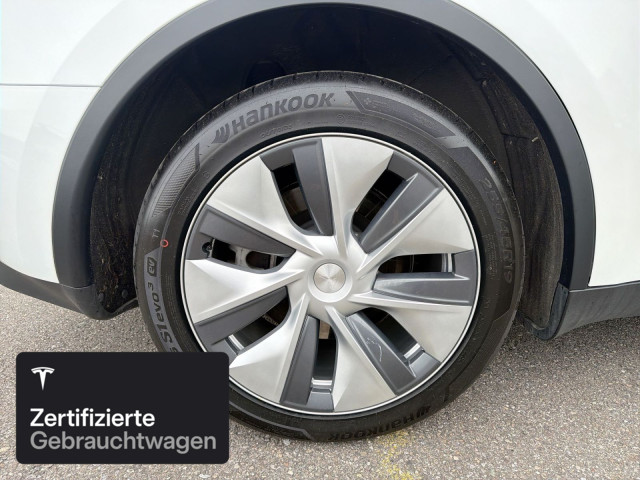 TESLA Model Y Long Range AWD-image-9