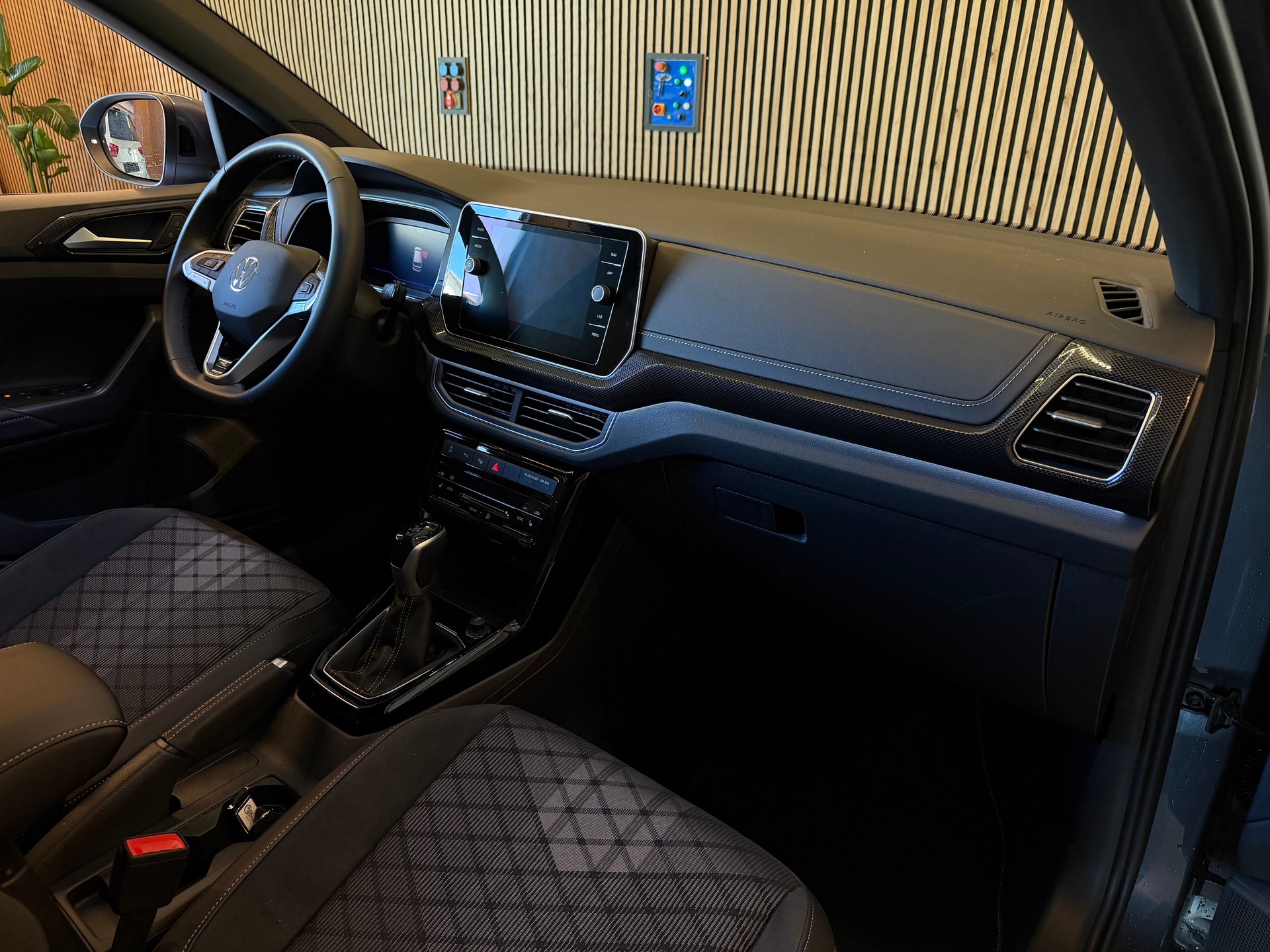 VW T-Cross 1.5 TSI R-Line DSG-image-11