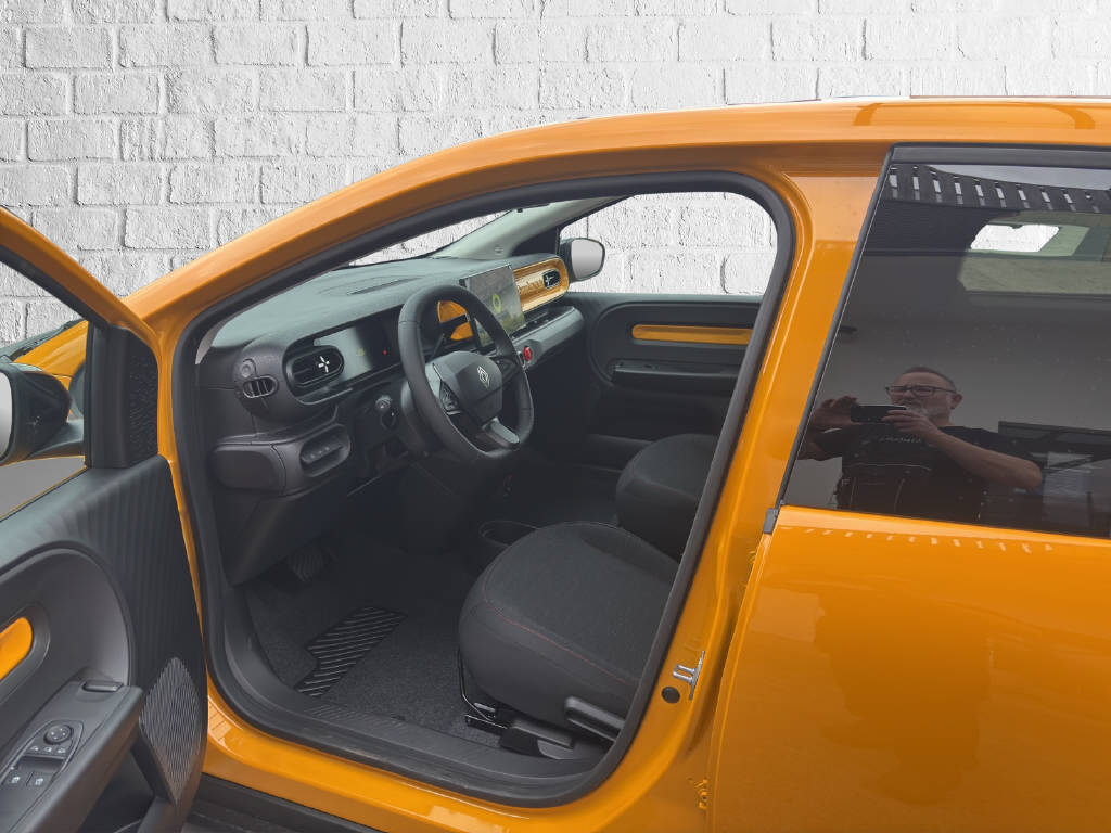 RENAULT Twingo E-Tech Urban Range techno-image-5
