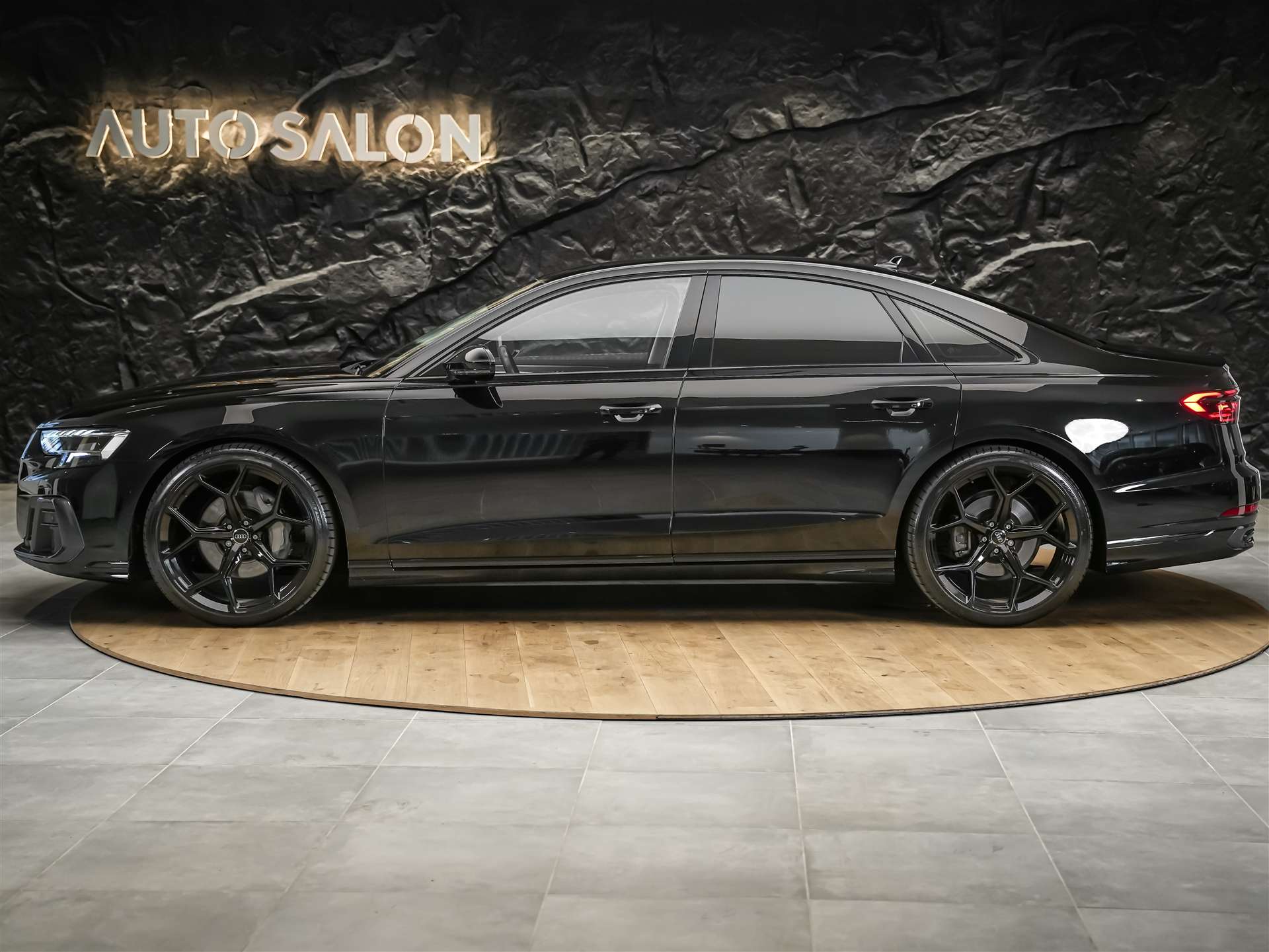 AUDI A8 50 TDI quattro tiptronic *Facelift*All Black*22" Felgen*Abstandsregler*-showroom-element-2