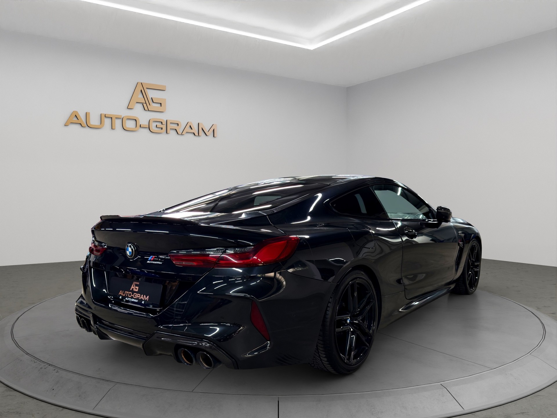 BMW M8 xDrive Steptronic M Competition-image-4
