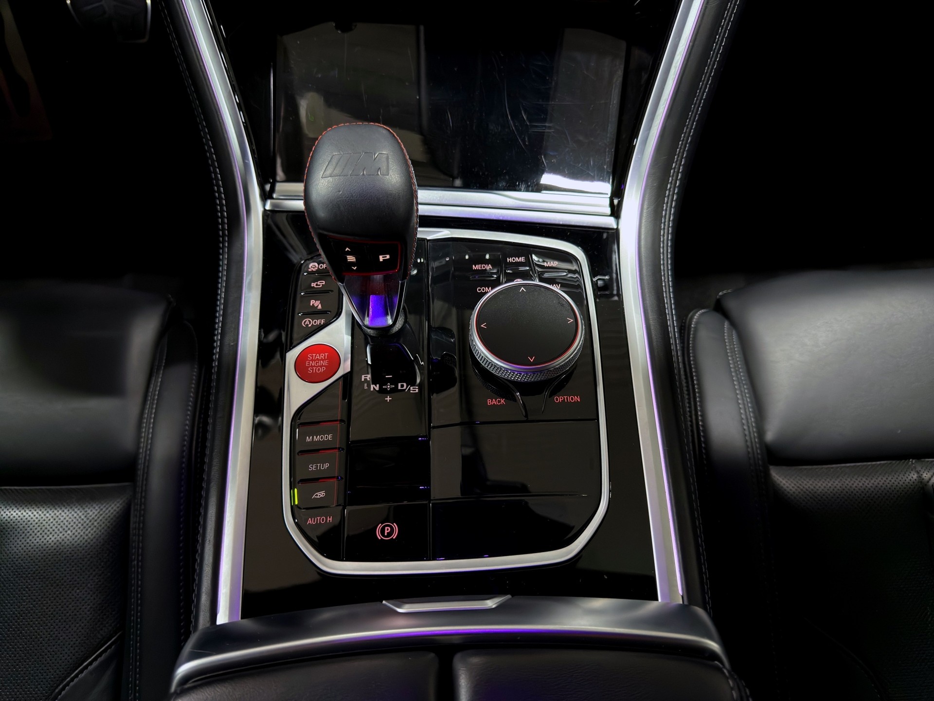 BMW M8 xDrive Steptronic M Competition-image-18