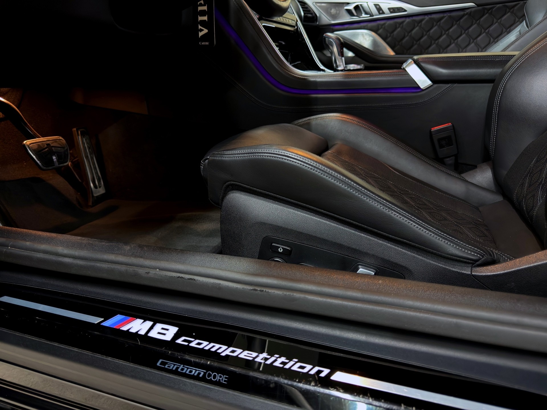 BMW M8 xDrive Steptronic M Competition-image-22
