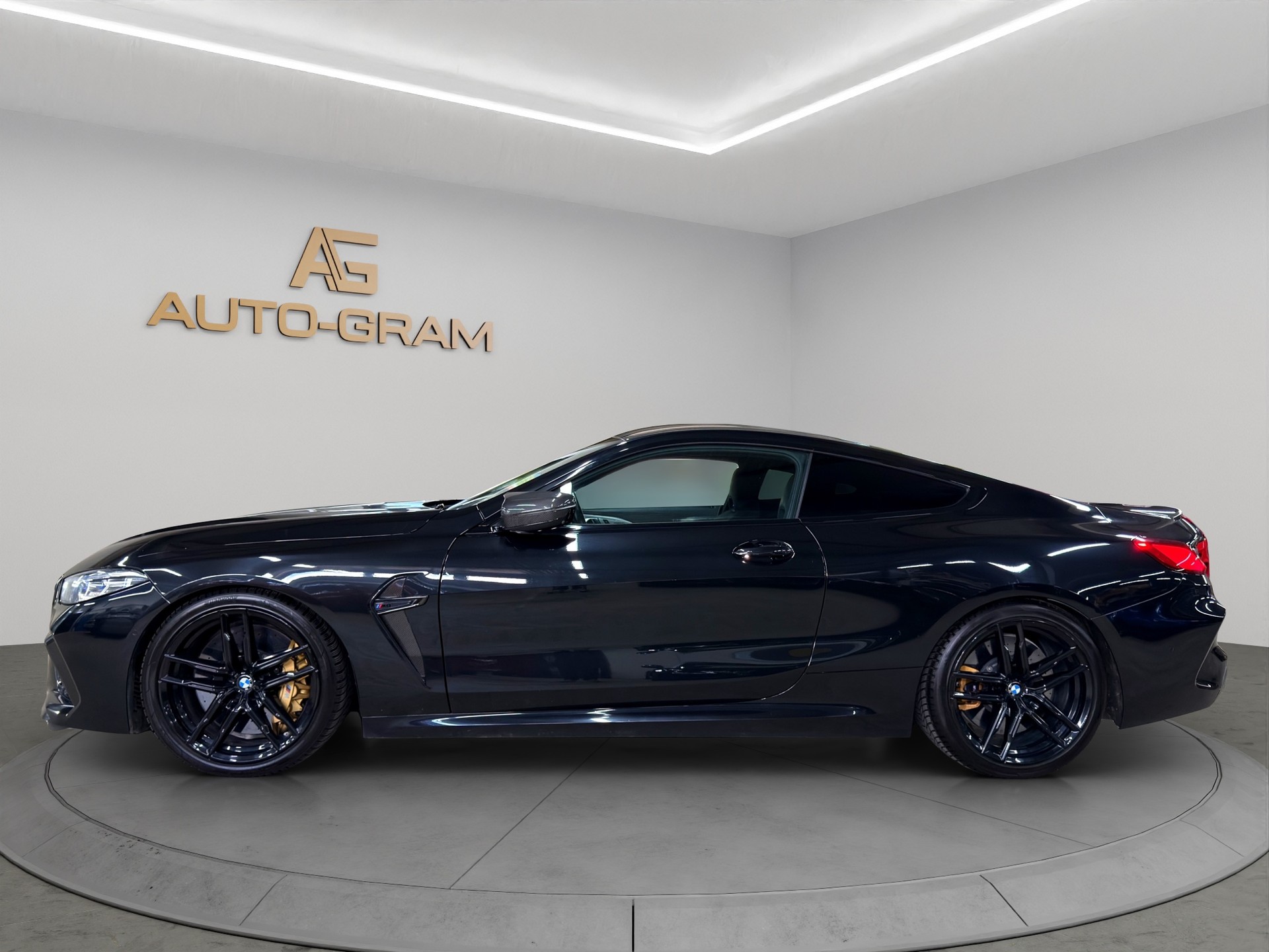 BMW M8 xDrive Steptronic M Competition-showroom-element-1