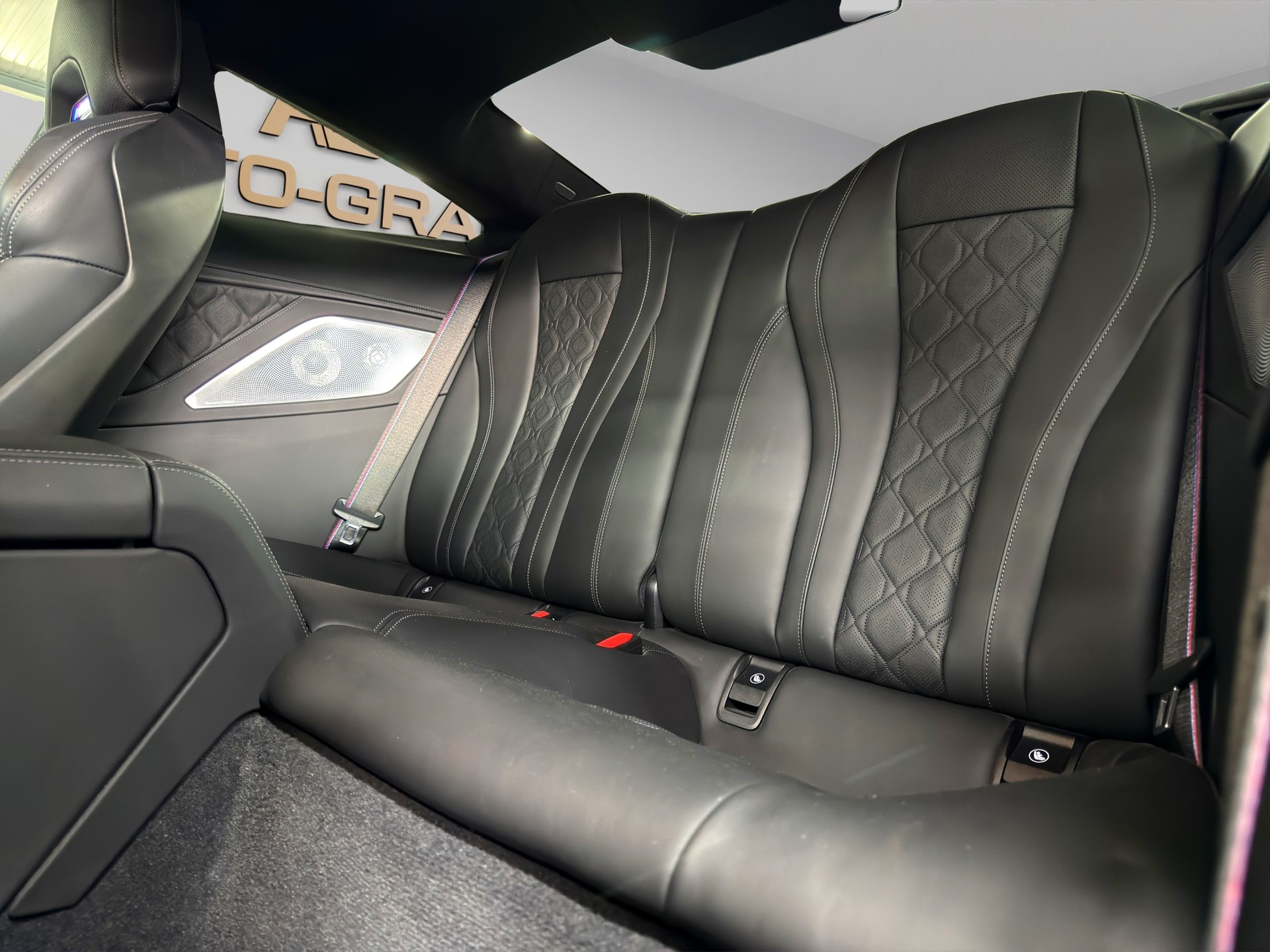 BMW M8 xDrive Steptronic M Competition-image-14