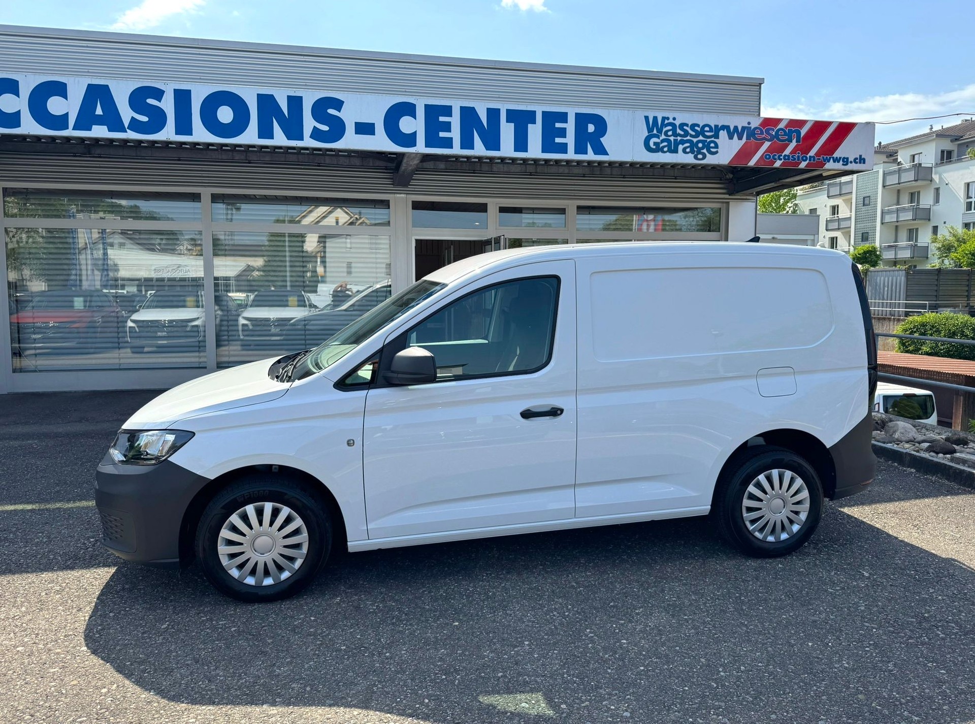 VW Caddy 2.0TDI BlueMotion Technology-image-10