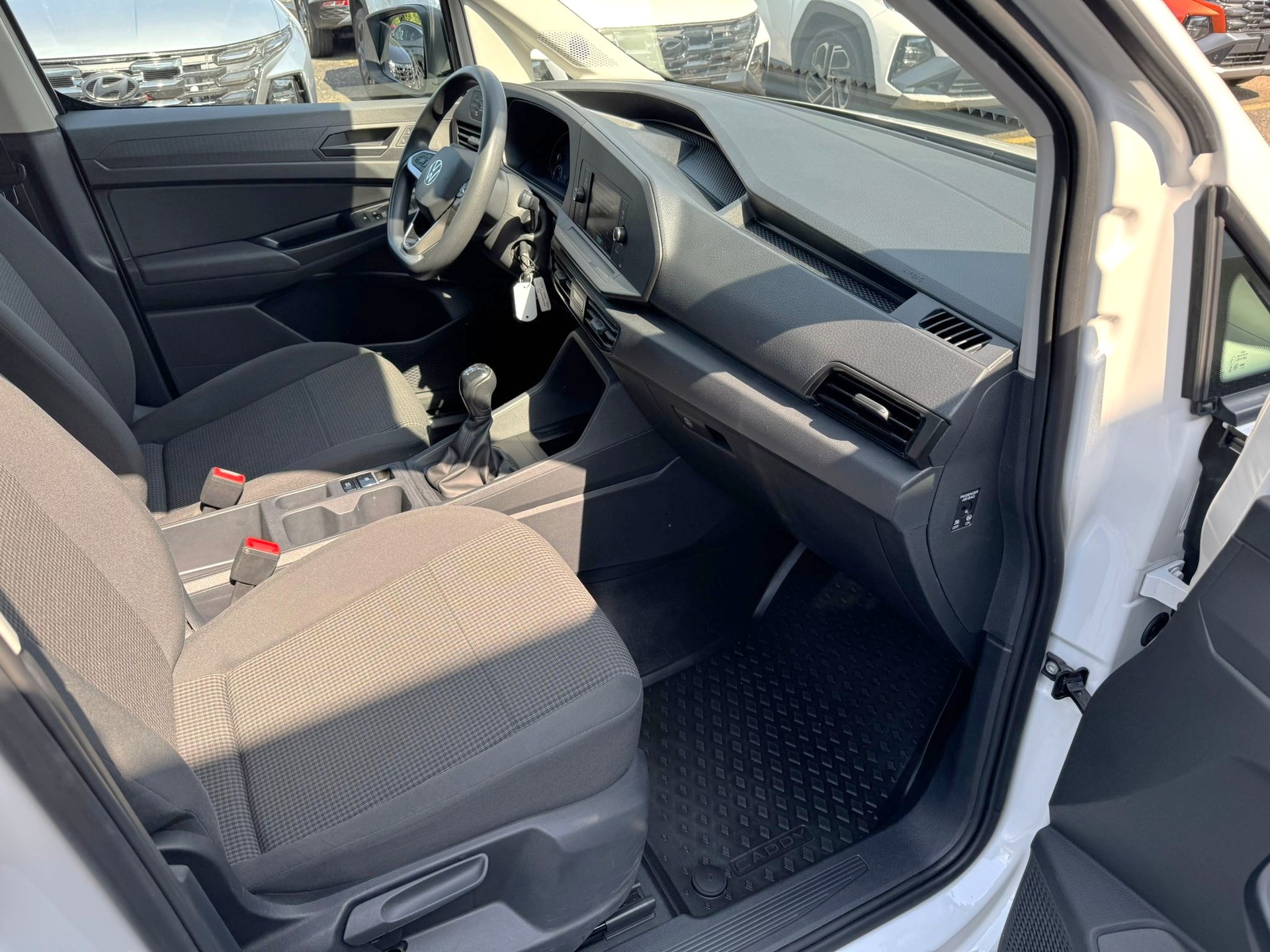 VW Caddy 2.0TDI BlueMotion Technology-showroom-element-3