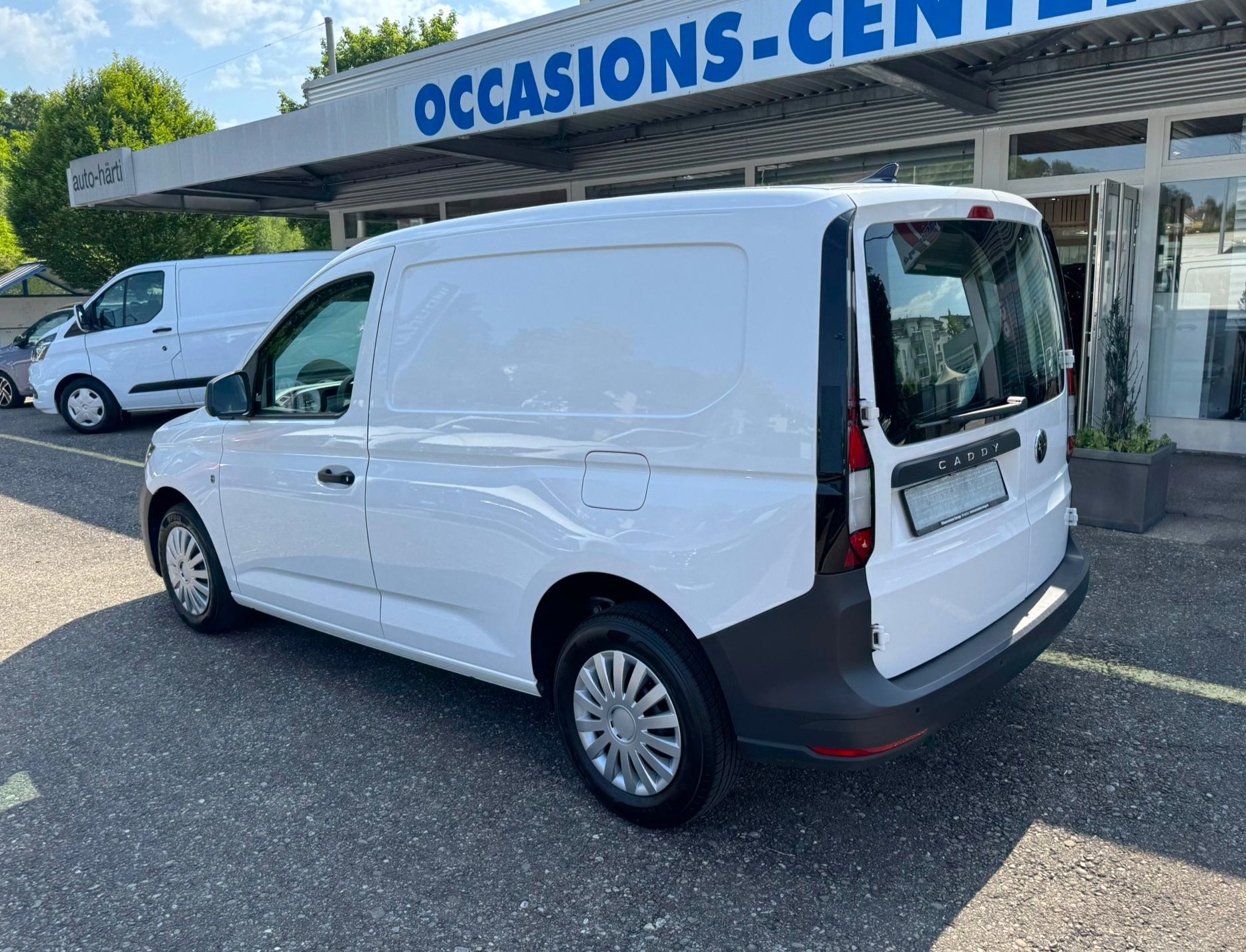 VW Caddy 2.0TDI BlueMotion Technology-image-11
