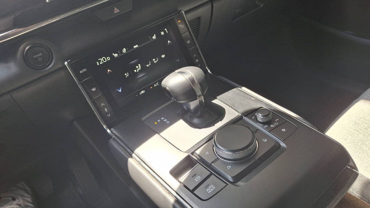 MAZDA MX-30 e-Skyactiv Exclusive-Line-image-14