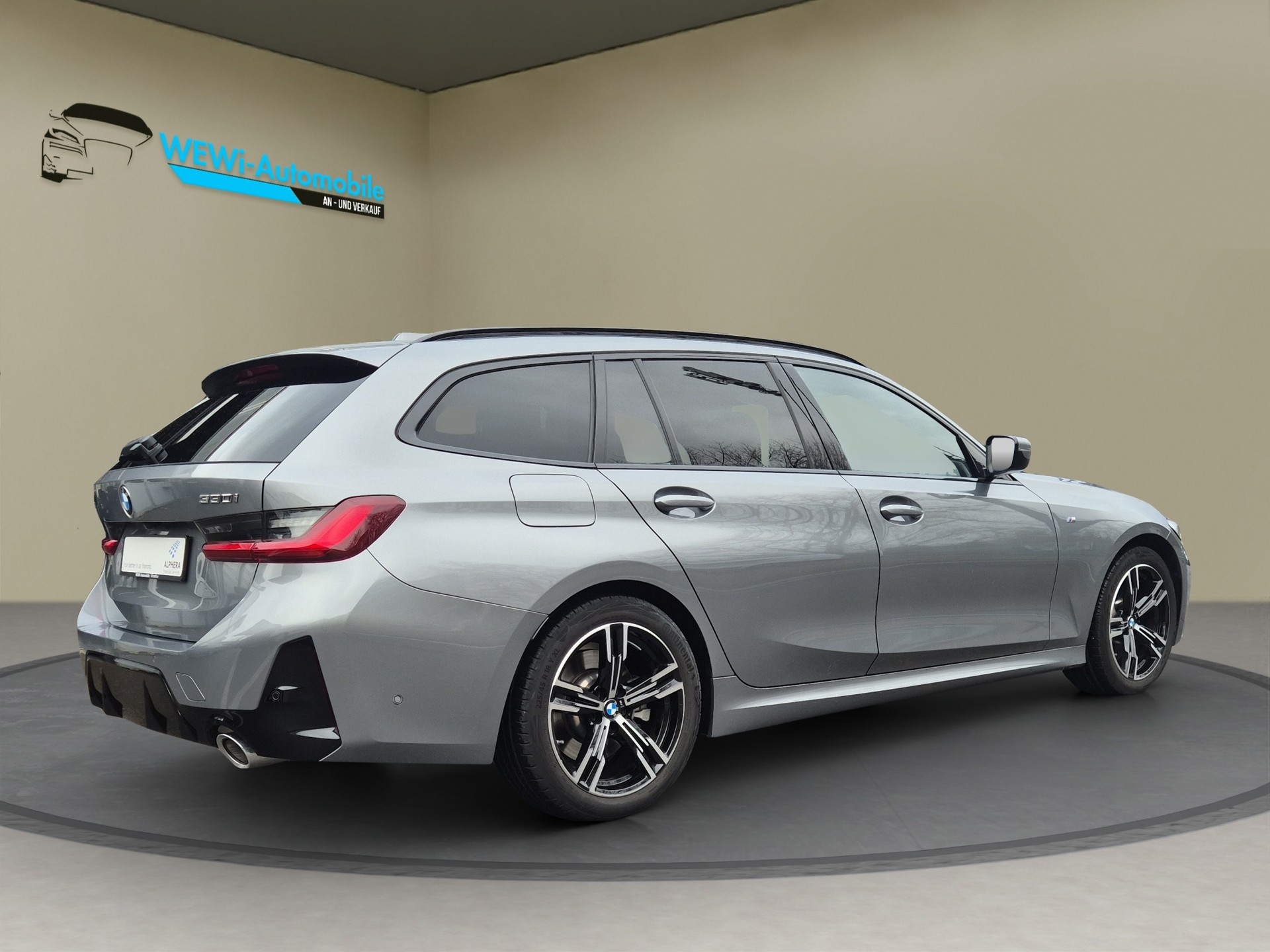 BMW 330i Touring xDrive Steptronic M Sport-image-4