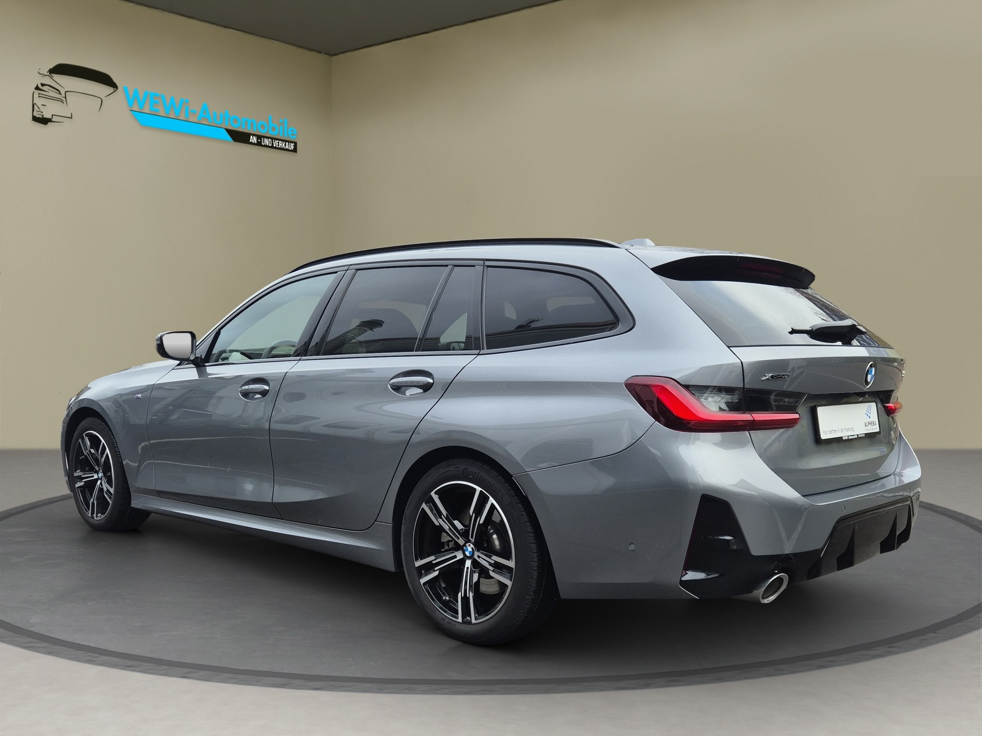 BMW 330i Touring xDrive Steptronic M Sport-showroom-element-2