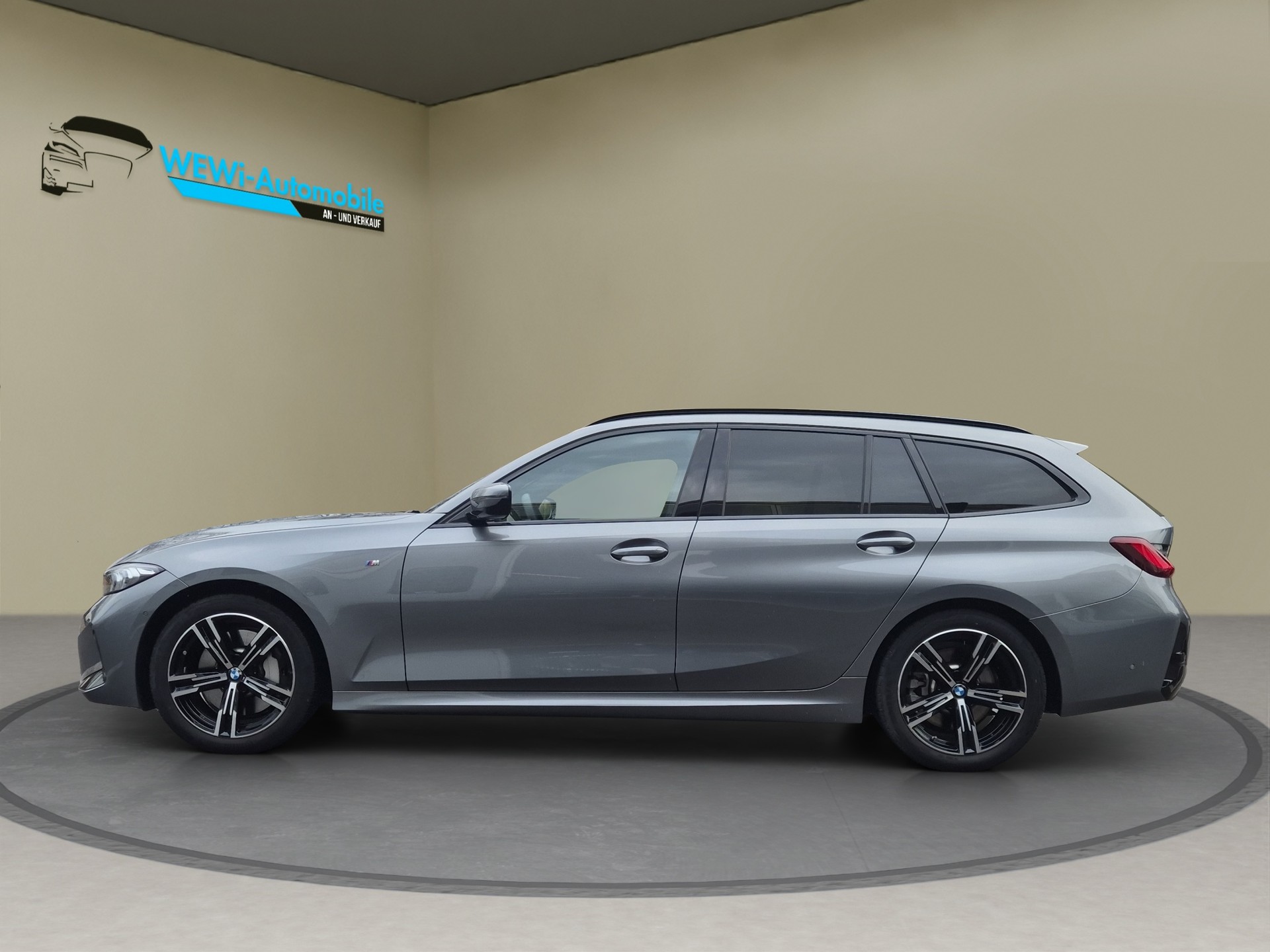 BMW 330i Touring xDrive Steptronic M Sport-showroom-element-1