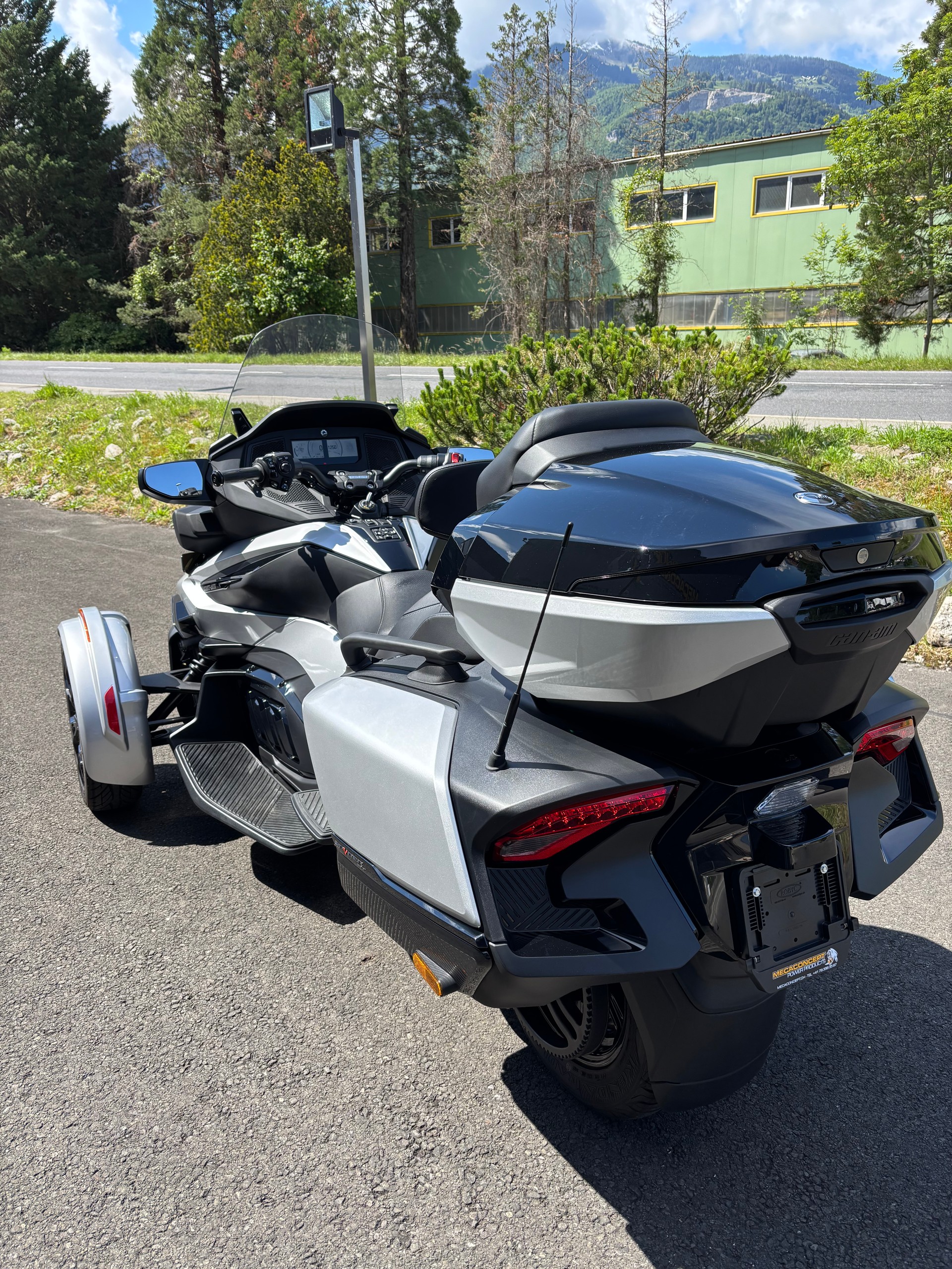 CAN-AM Spyder RT-LTD Dark Edition SE6-image-4