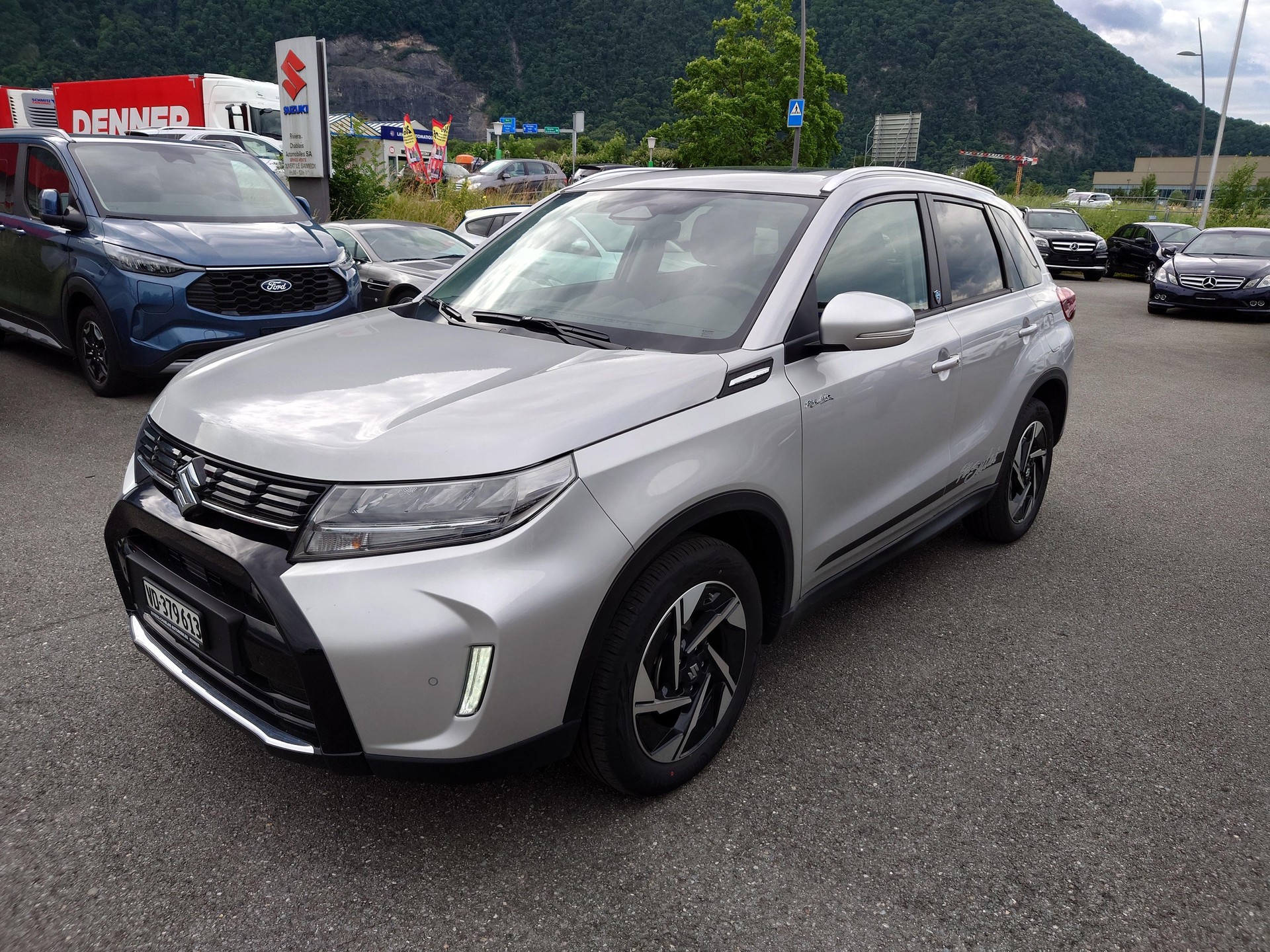 SUZUKI Vitara 1.5 Piz Sulai Top Hybrid 4x4-showroom-element-1