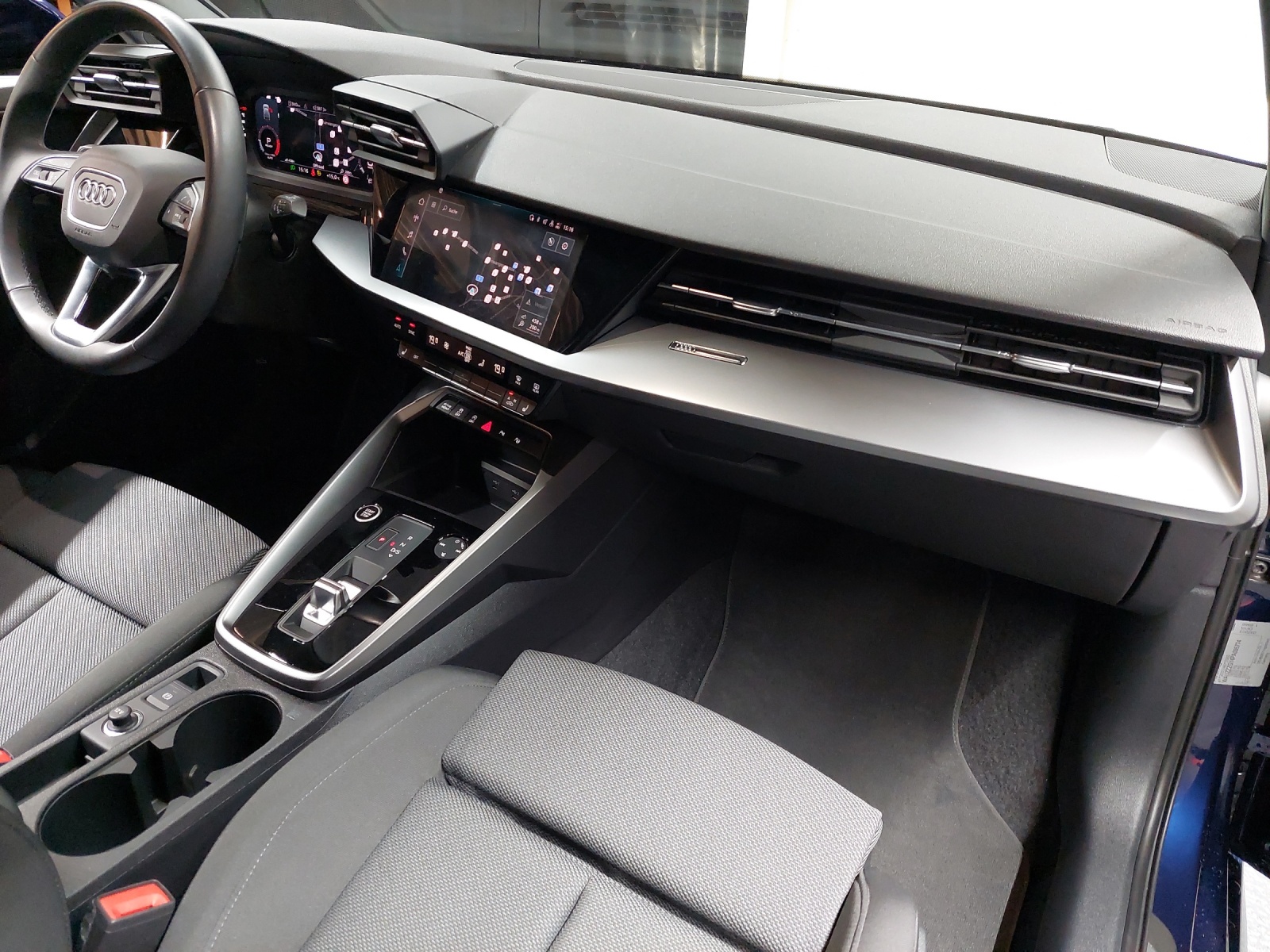 AUDI A3 Sportback 35 TFSI S line S-tronic-image-9