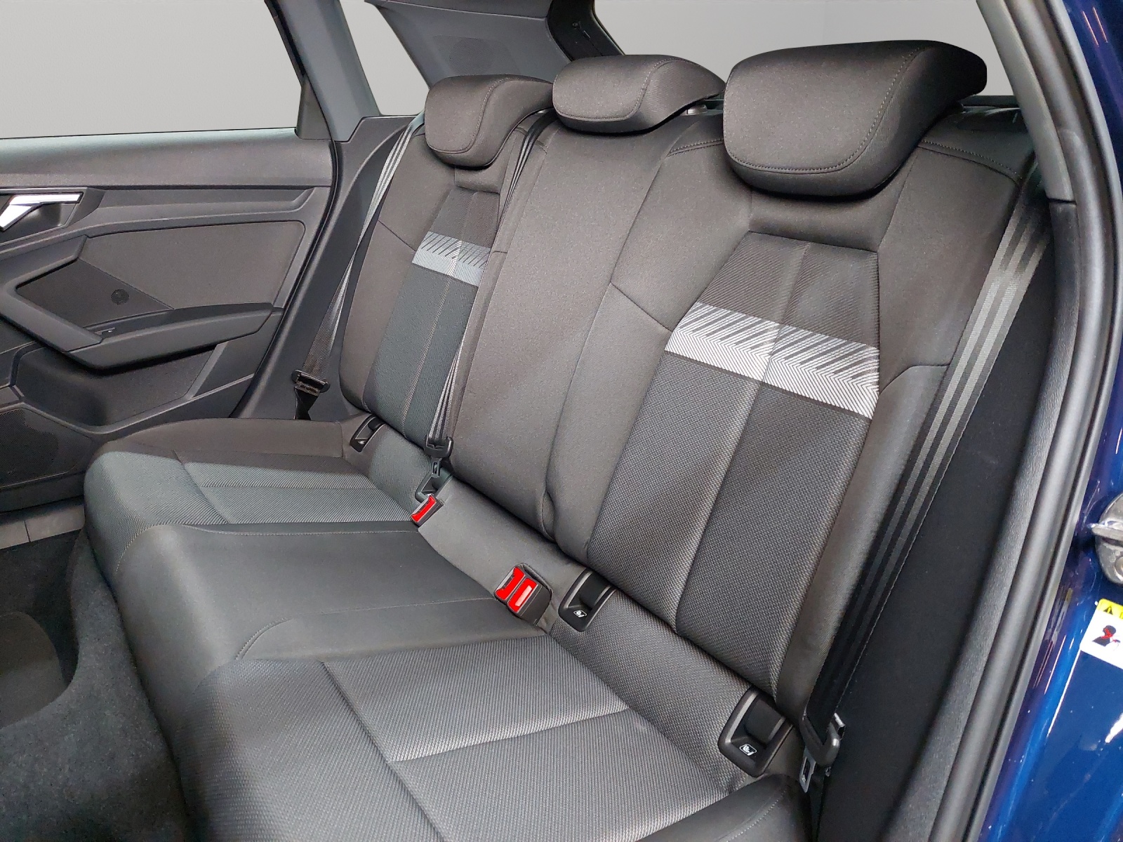 AUDI A3 Sportback 35 TFSI S line S-tronic-image-7