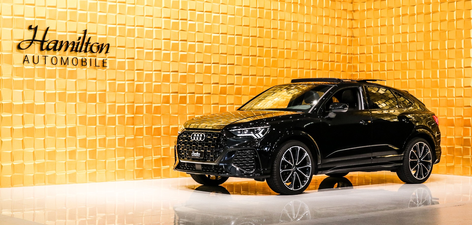 AUDI RS Q3 Sportback quattro S tronic-showroom-element-1
