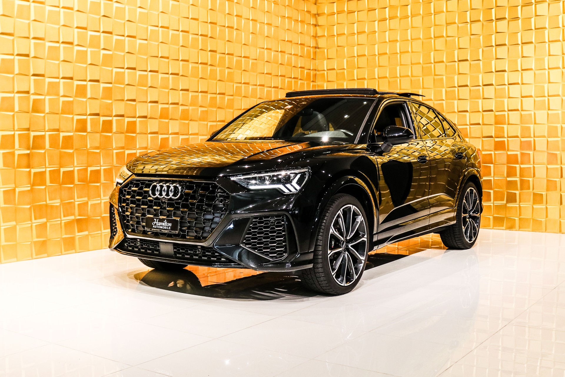 AUDI RS Q3 Sportback quattro S tronic-showroom-element-3