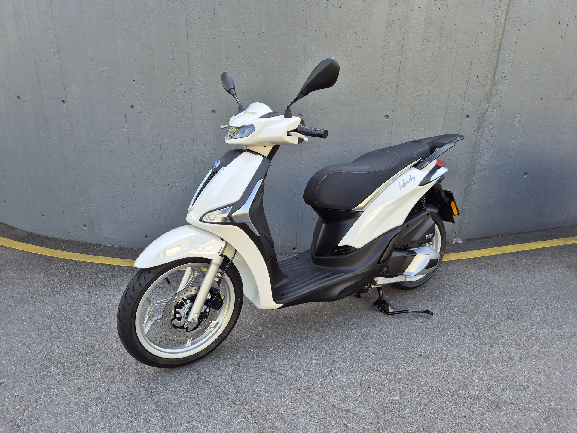 PIAGGIO Liberty 125 ABS-image-1