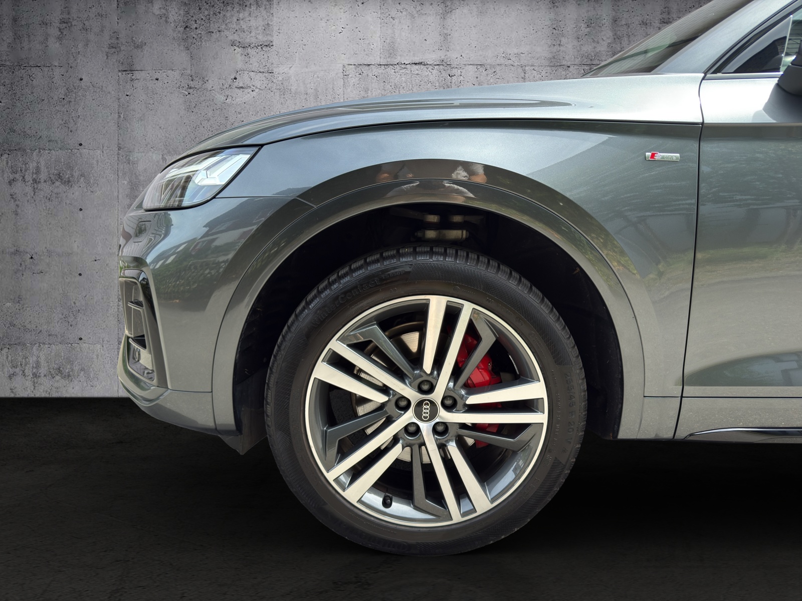 AUDI Q5 40 TDI Black Edition quattro S-tronic *CH-FZG. / Gratisservice / Werksgarantie*-image-4
