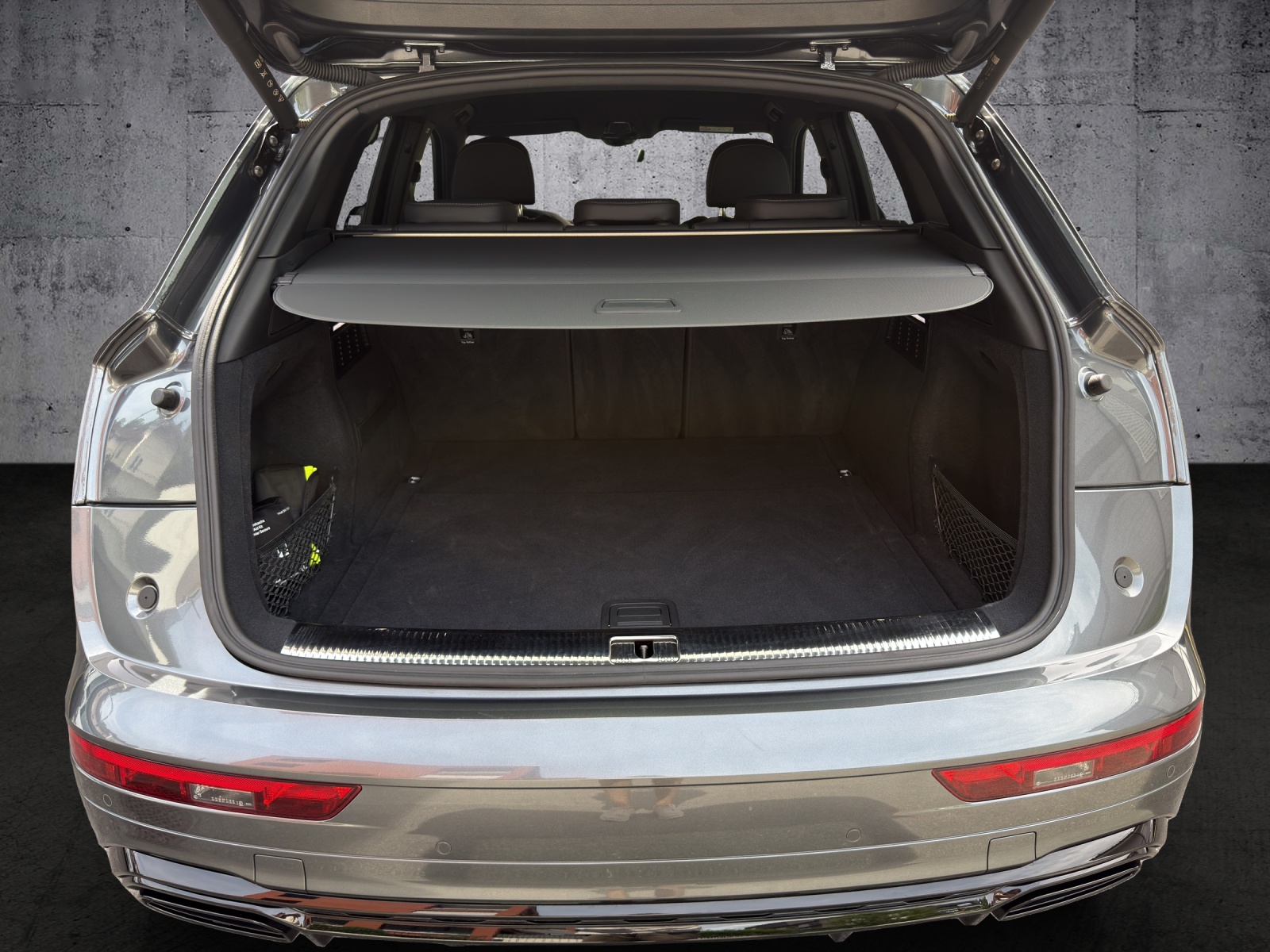 AUDI Q5 40 TDI Black Edition quattro S-tronic *CH-FZG. / Gratisservice / Werksgarantie*-image-10