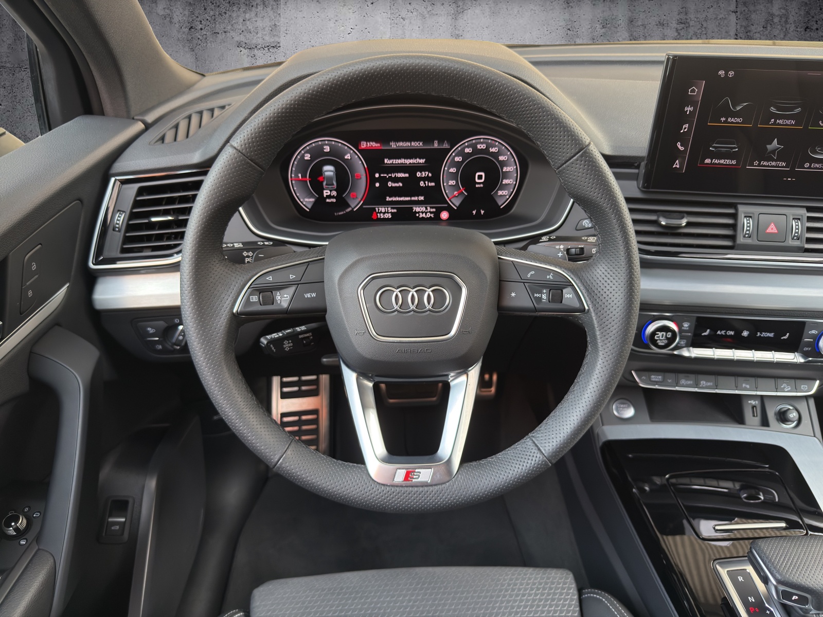 AUDI Q5 40 TDI Black Edition quattro S-tronic *CH-FZG. / Gratisservice / Werksgarantie*-image-7